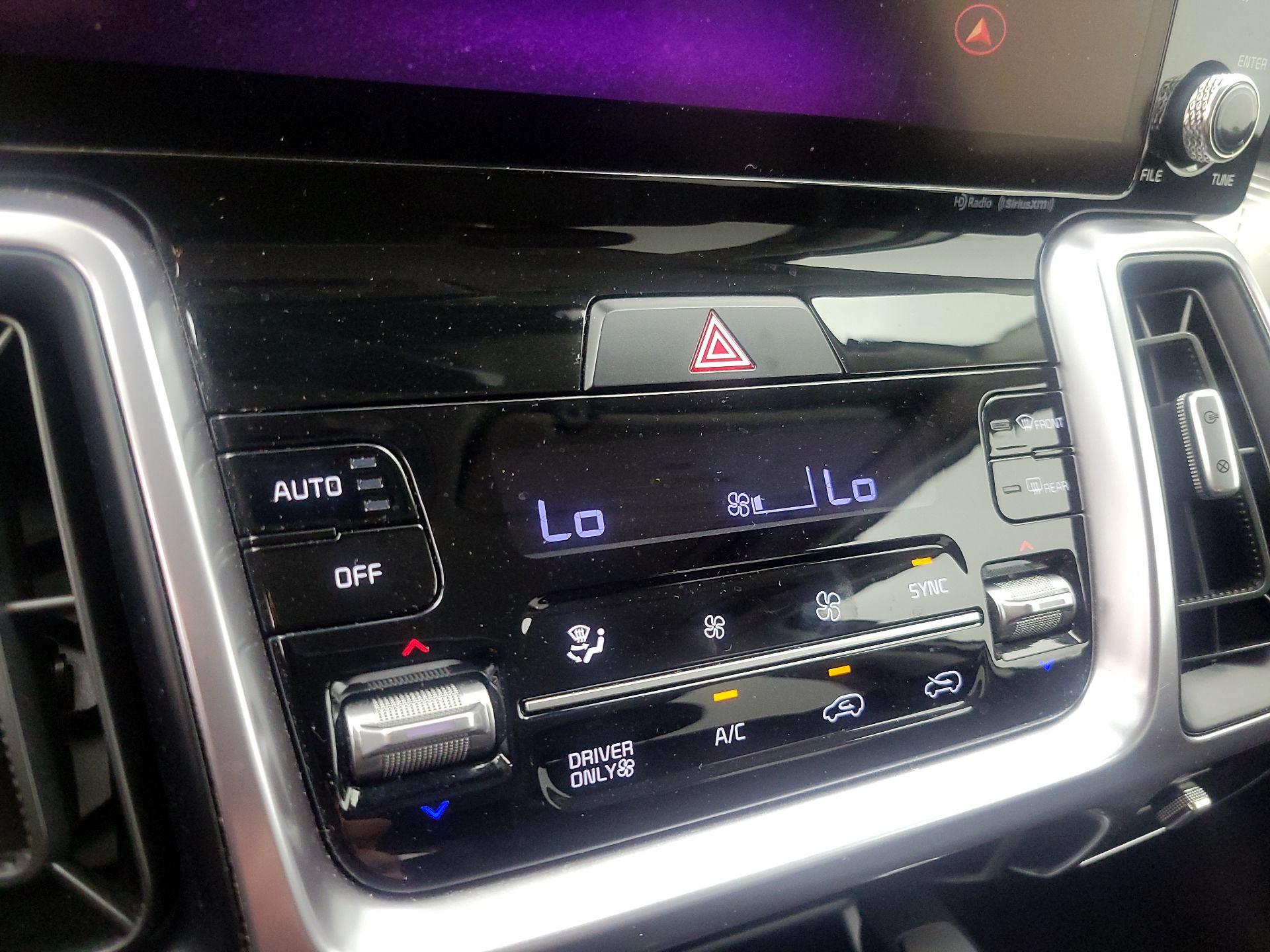 Thumbnail: 2023 Kia Sorento - 17