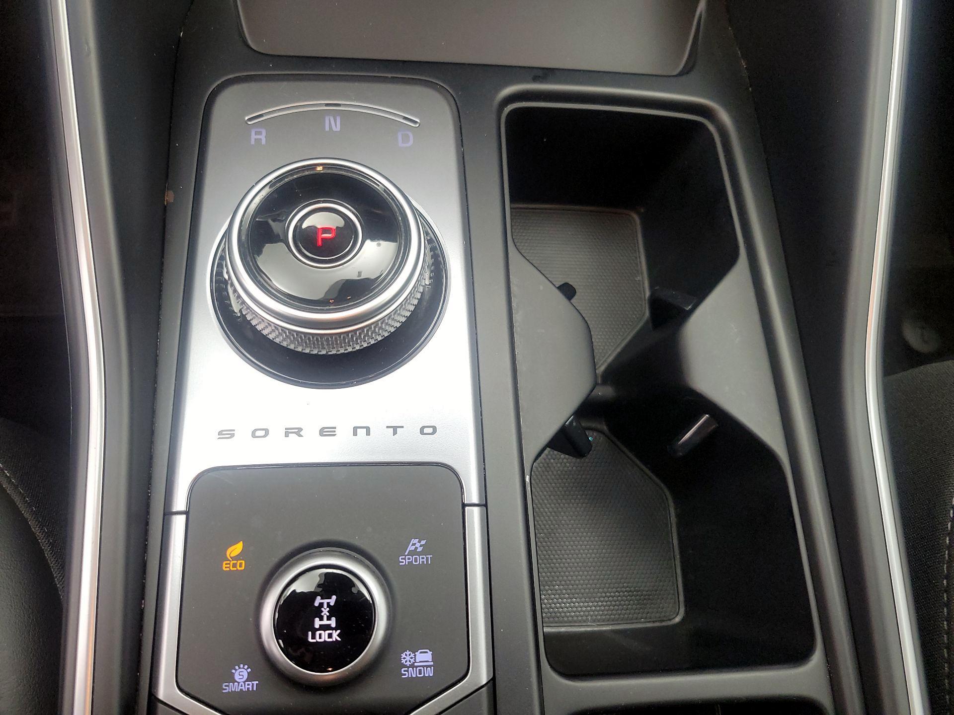 Thumbnail: 2023 Kia Sorento - 18