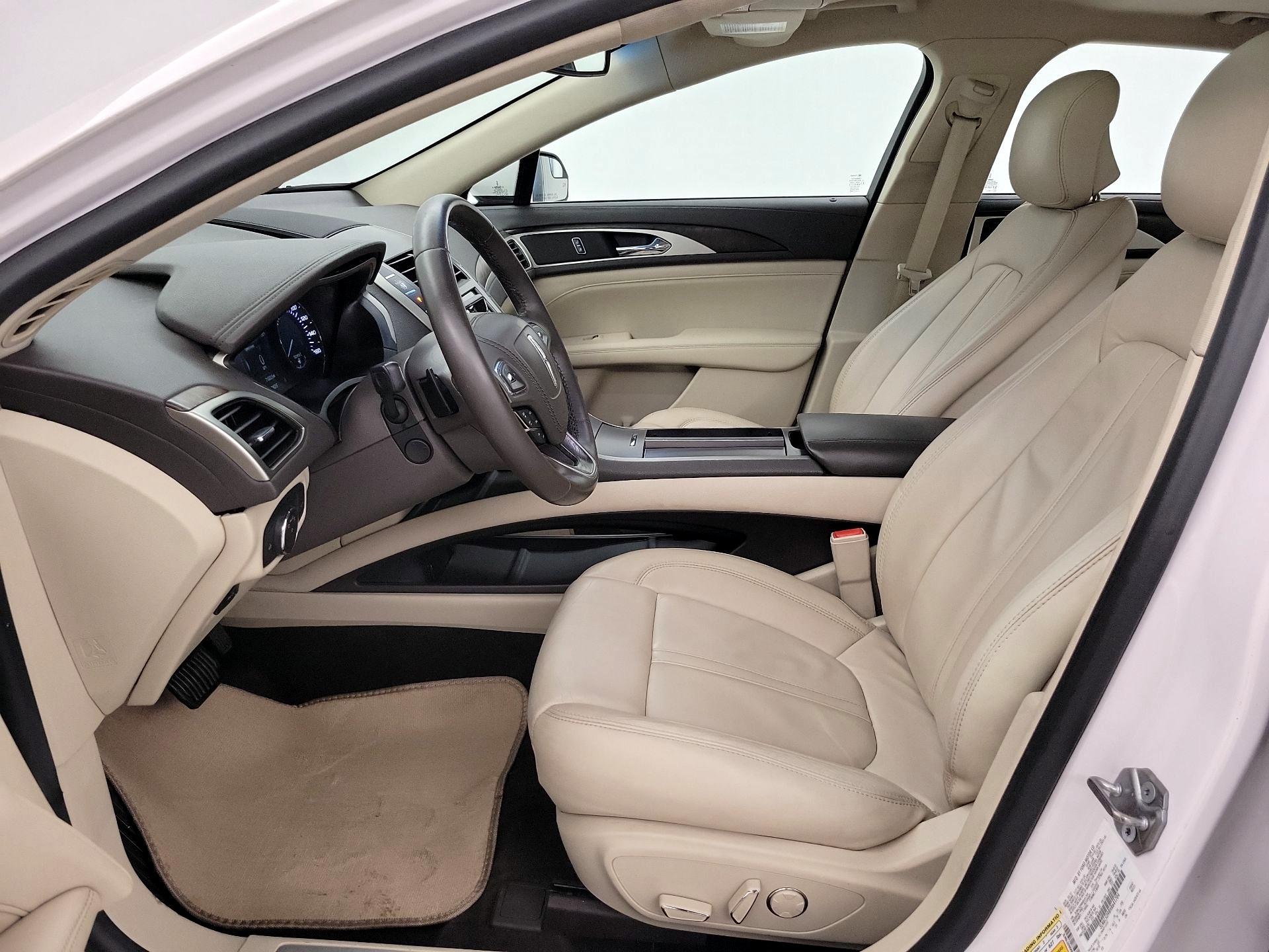 Thumbnail: 2017 Lincoln MKZ - 11
