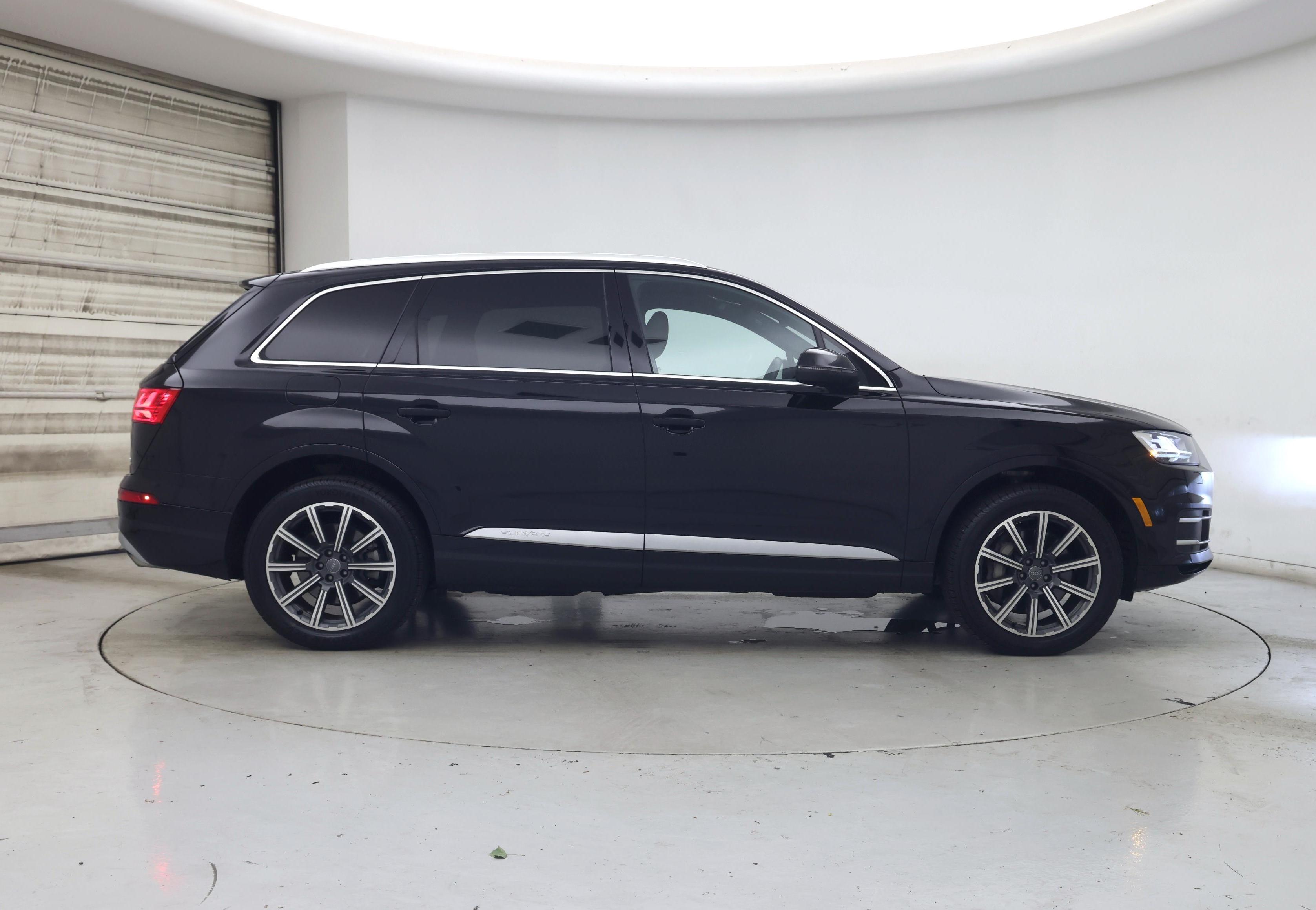 Thumbnail: 2017 Audi Q7 - 7