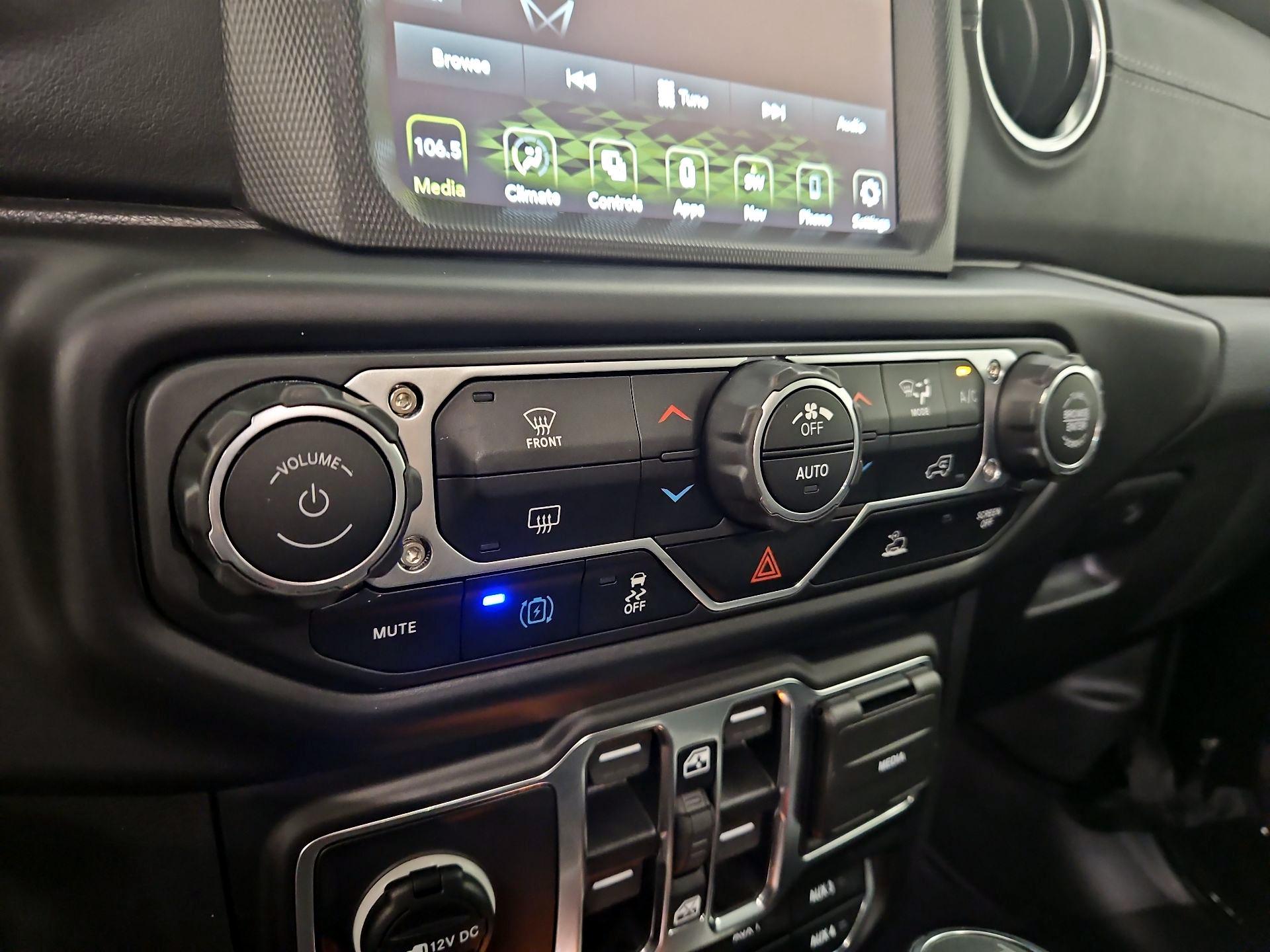 Thumbnail: 2023 Jeep Wrangler - 17