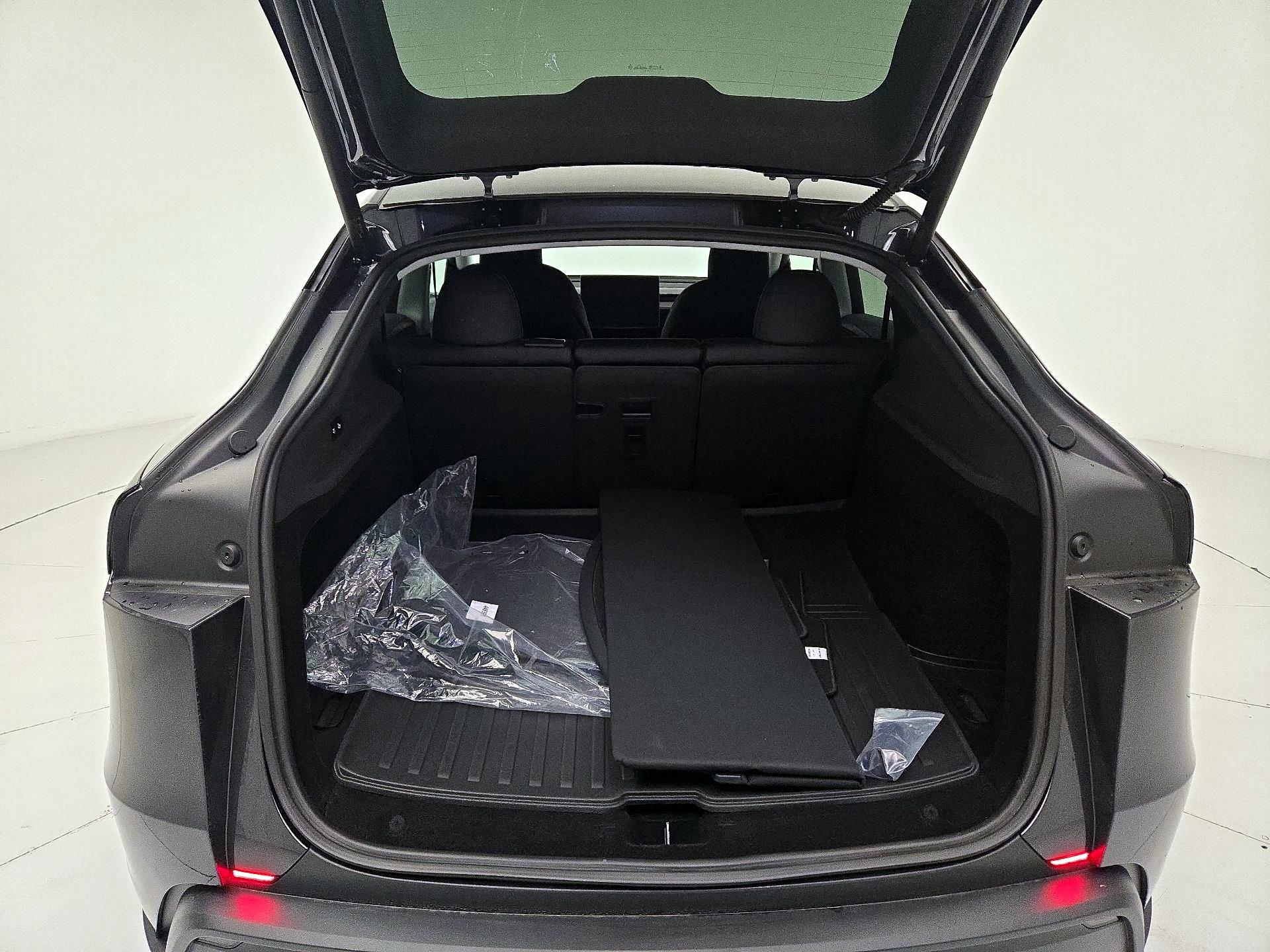 Thumbnail: 2026 Tesla Model Y - 20