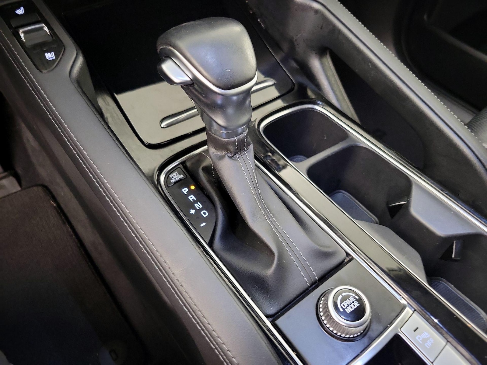 2022 Kia Telluride EX - Photo 19