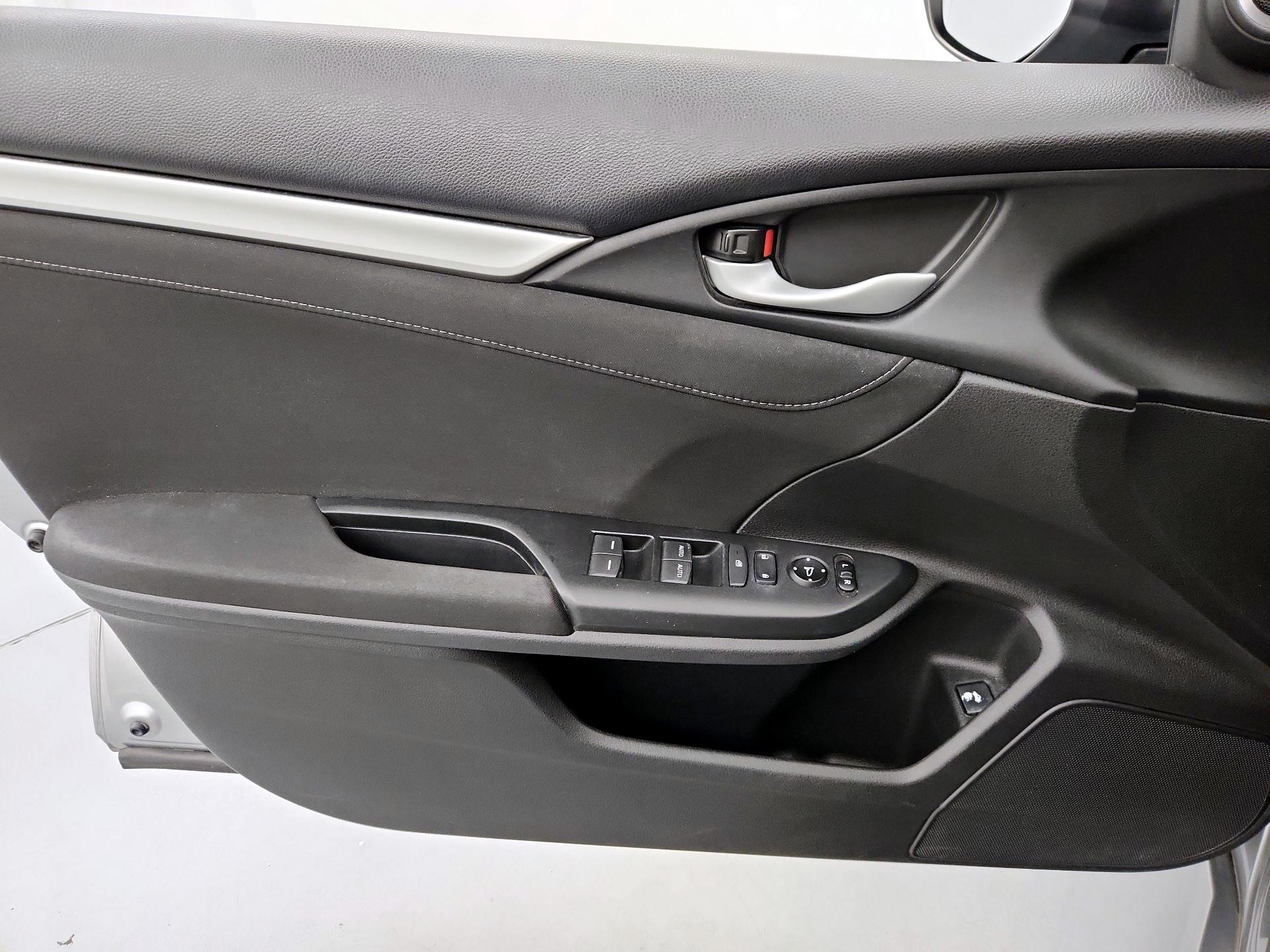 Thumbnail: 2016 Honda Civic - 12