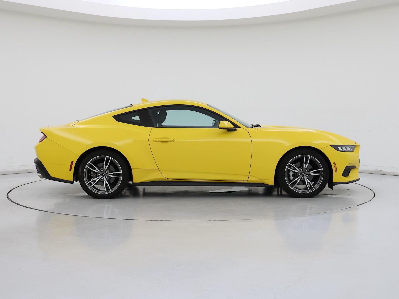 2024 Ford Mustang EcoBoost - Photo 8
