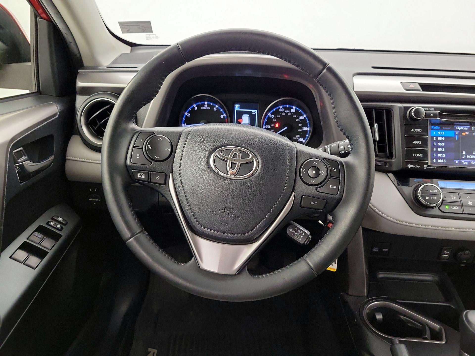 Thumbnail: 2017 Toyota RAV4 - 10
