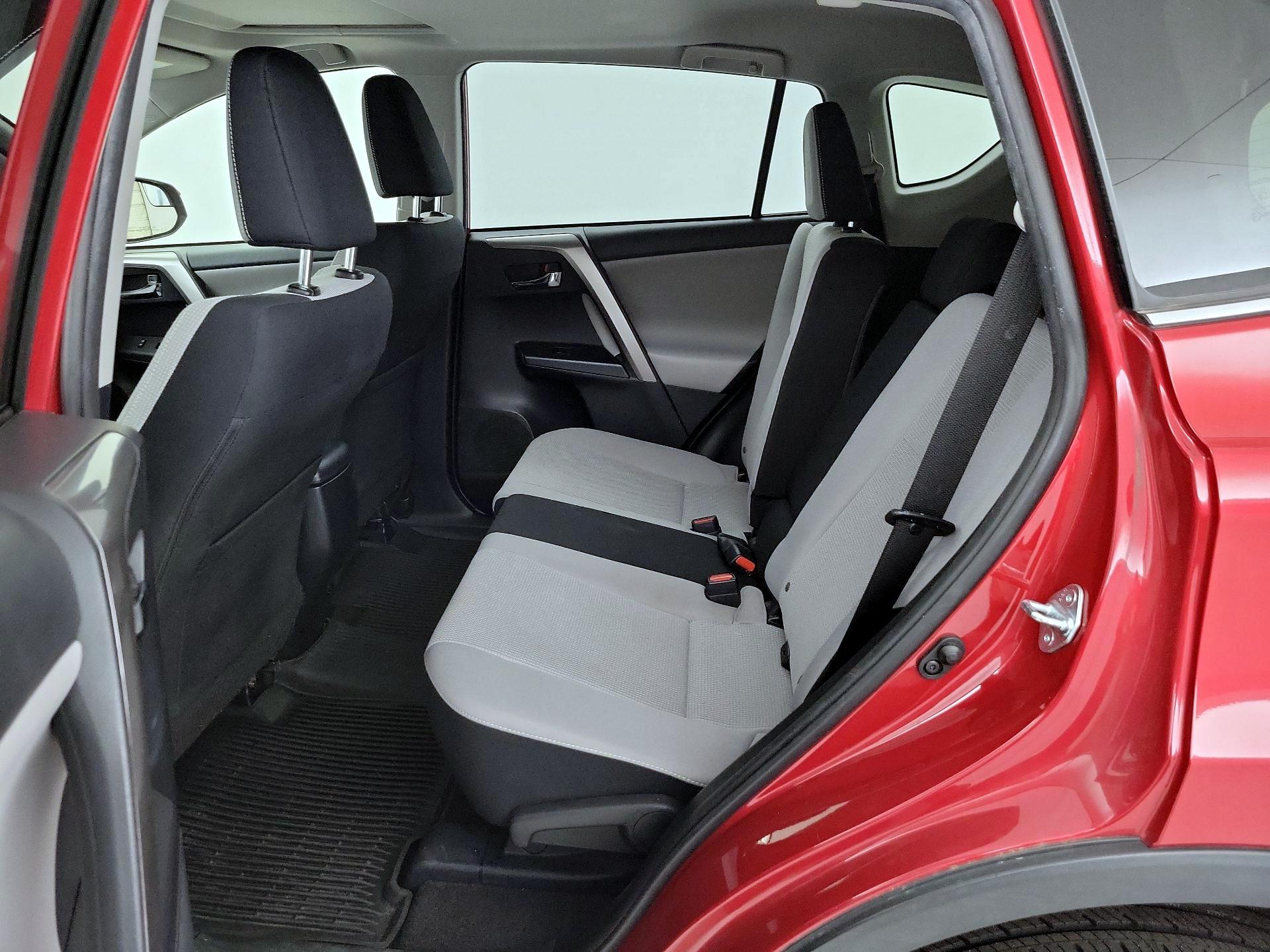 Thumbnail: 2017 Toyota RAV4 - 20