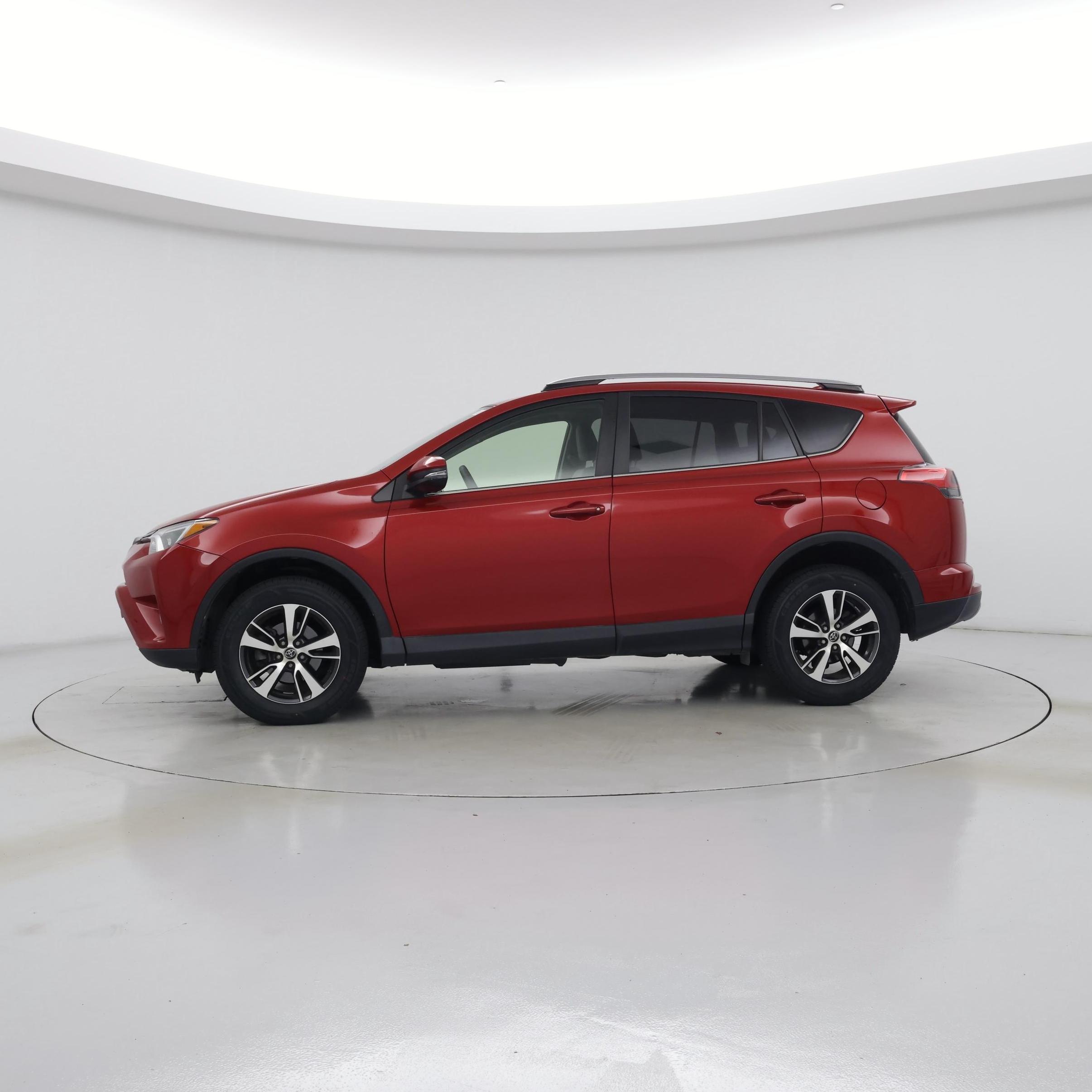 Thumbnail: 2017 Toyota RAV4 - 3