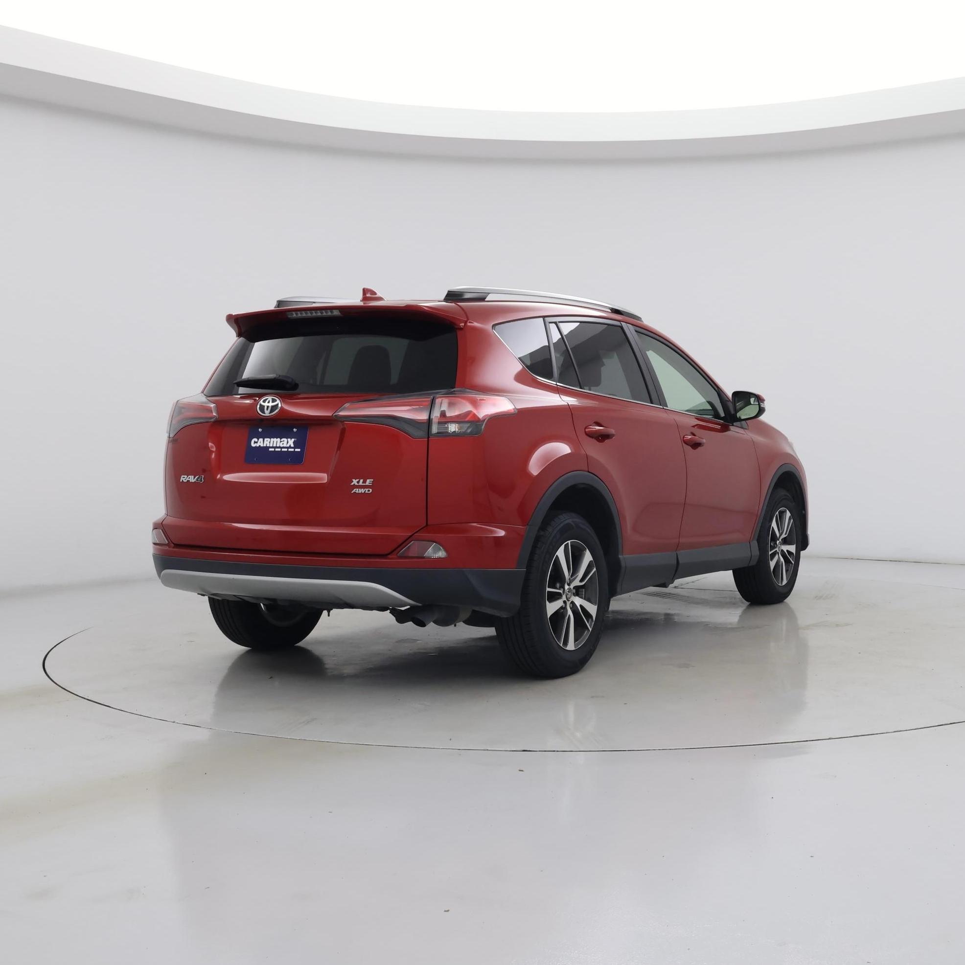 Thumbnail: 2017 Toyota RAV4 - 8