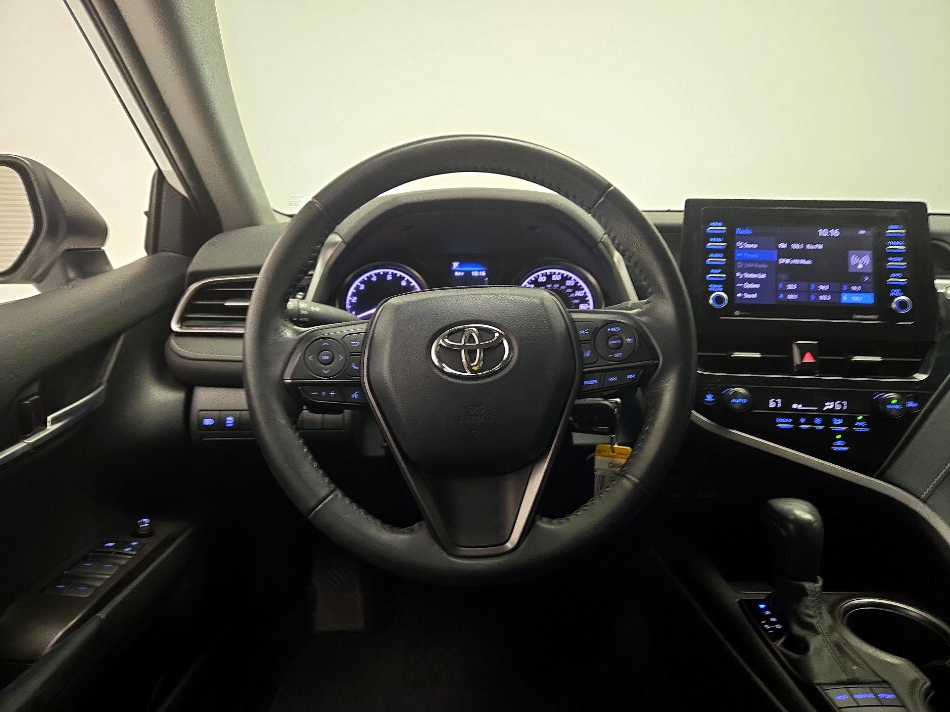 Thumbnail: 2022 Toyota Camry - 10
