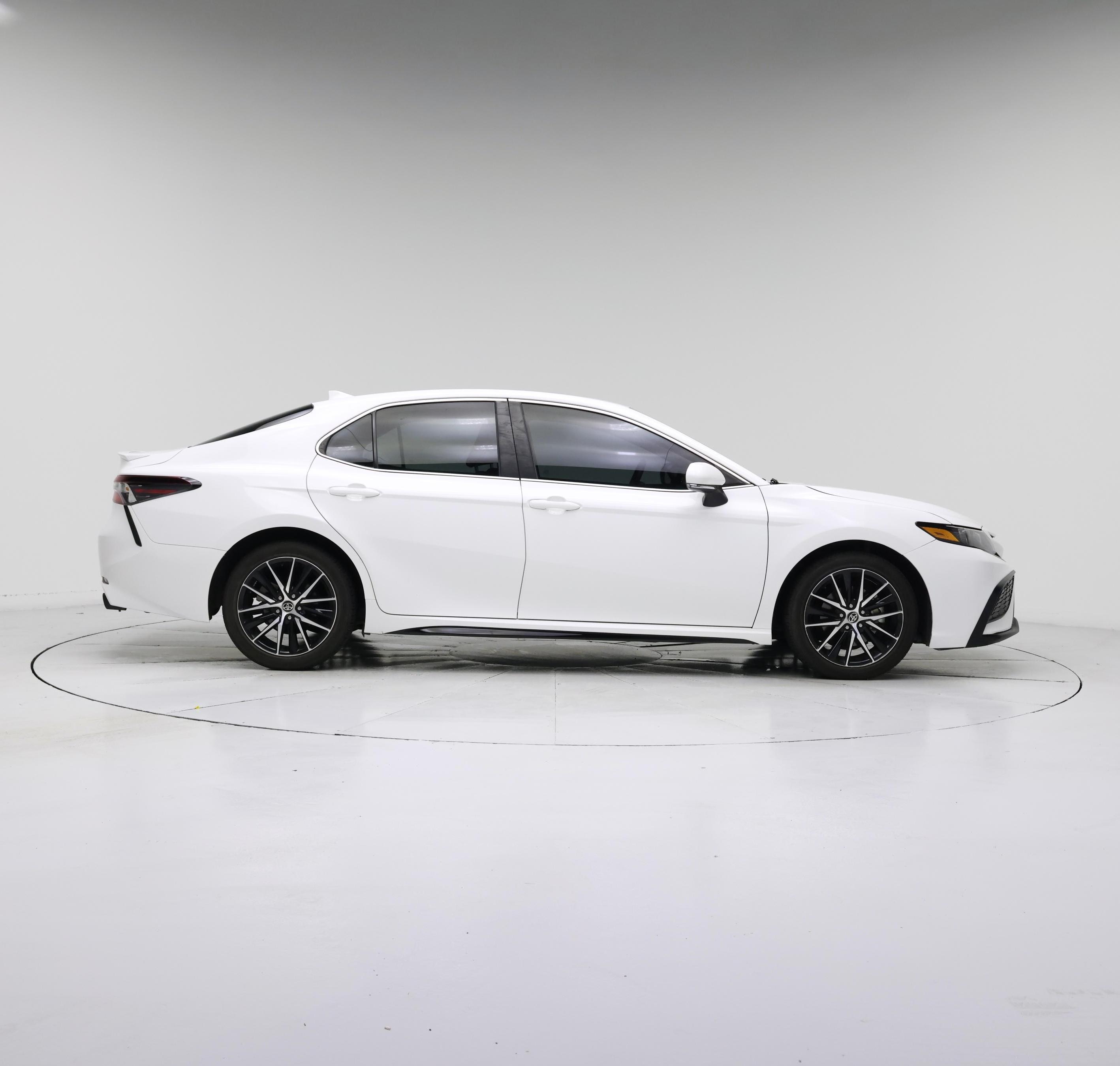 Thumbnail: 2022 Toyota Camry - 7