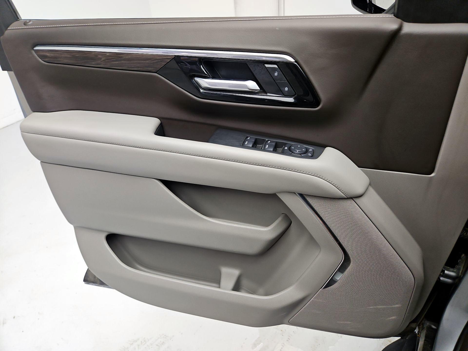 Thumbnail: 2025 Chevrolet Tahoe - 10