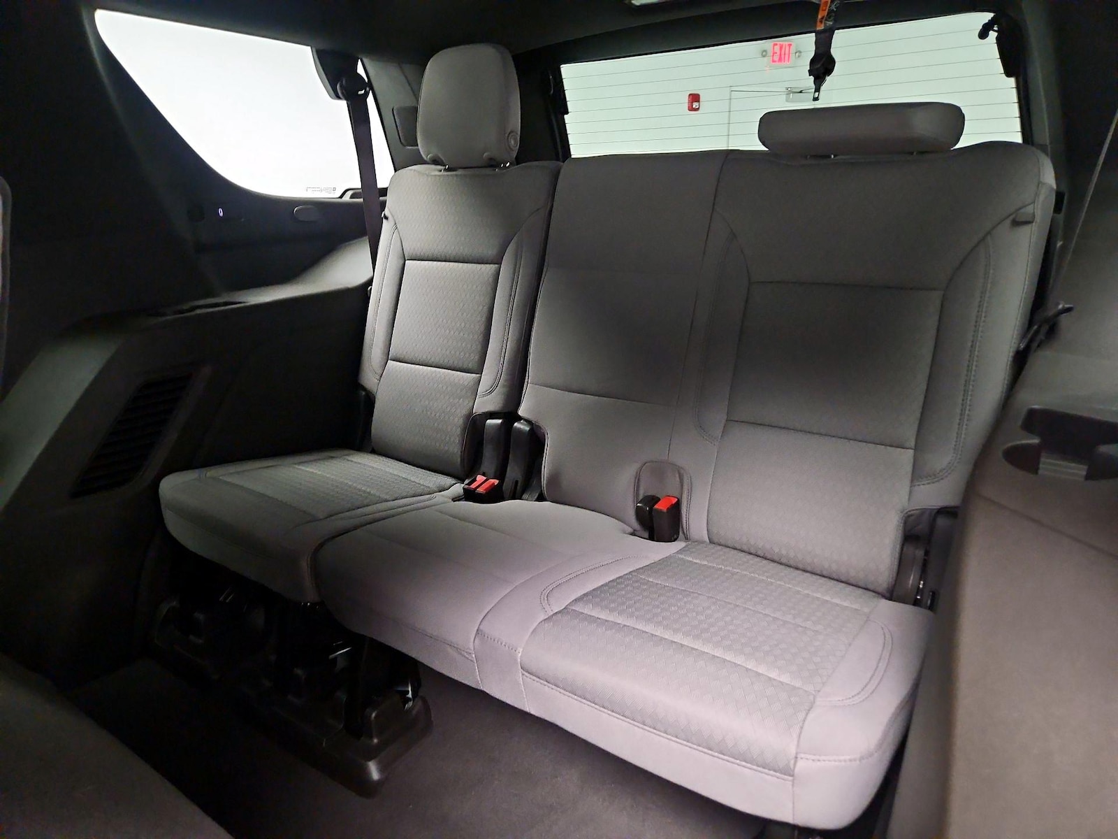 2025 Chevrolet Tahoe LS - Photo 21