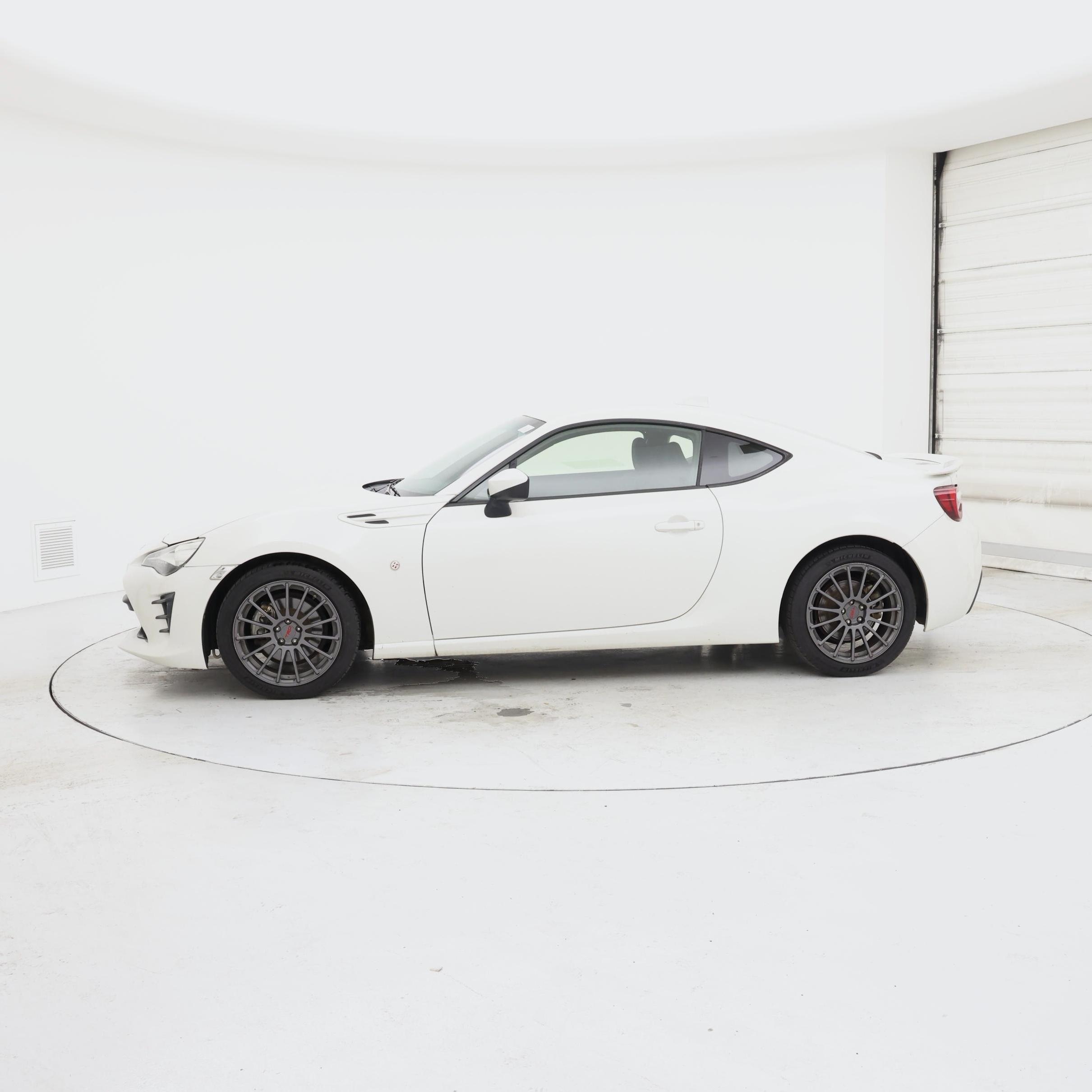 Thumbnail: 2017 Toyota 86 - 3