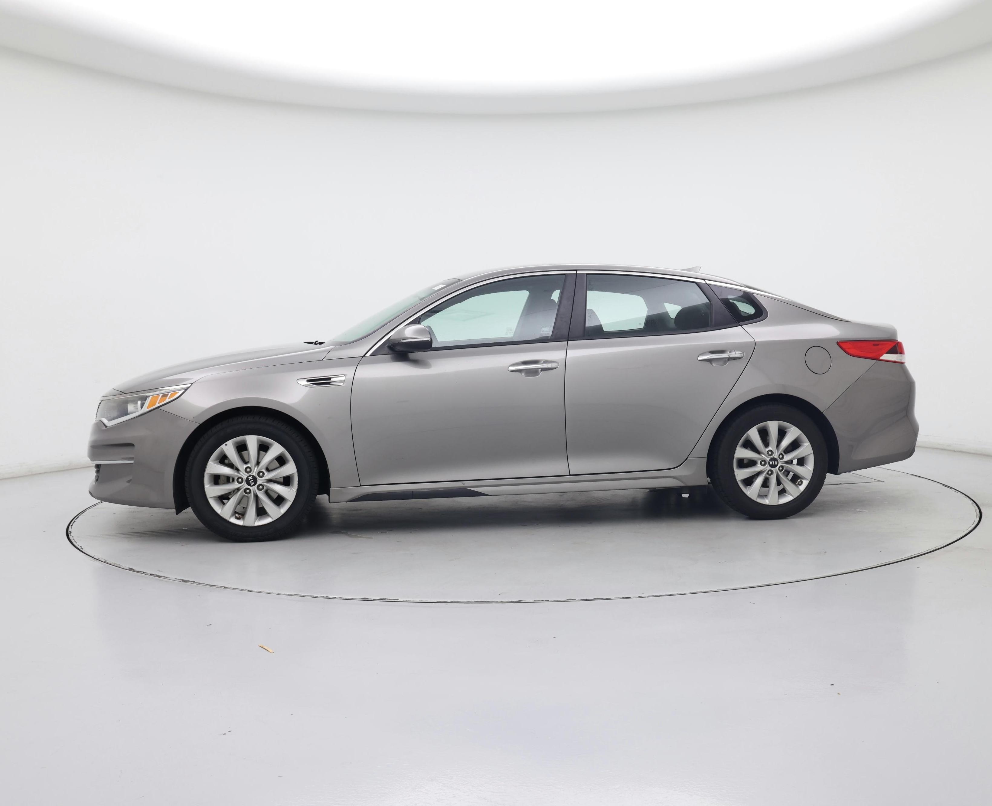 Thumbnail: 2018 Kia Optima - 3