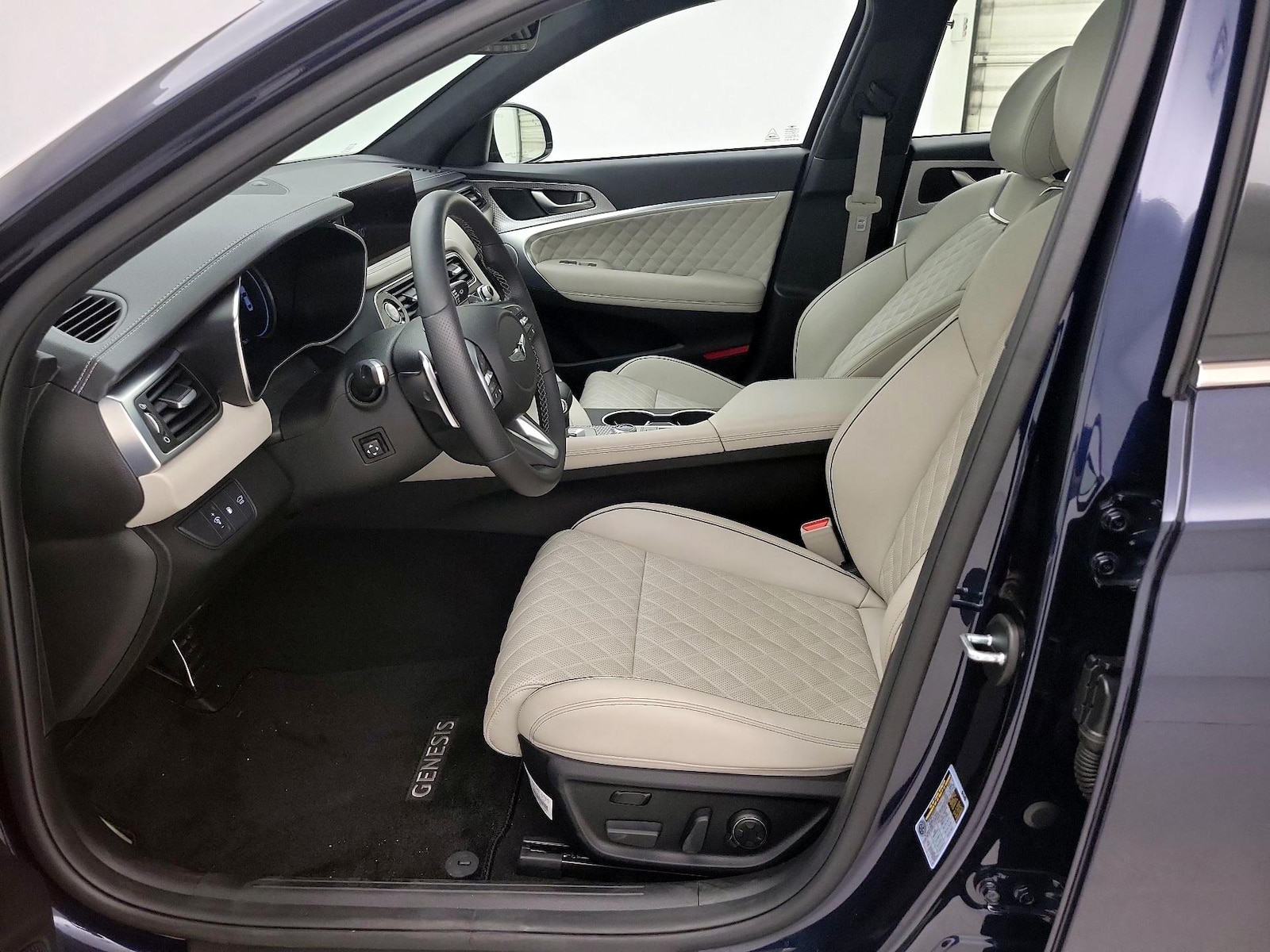 2023 GENESIS G70 Standard - Photo 12