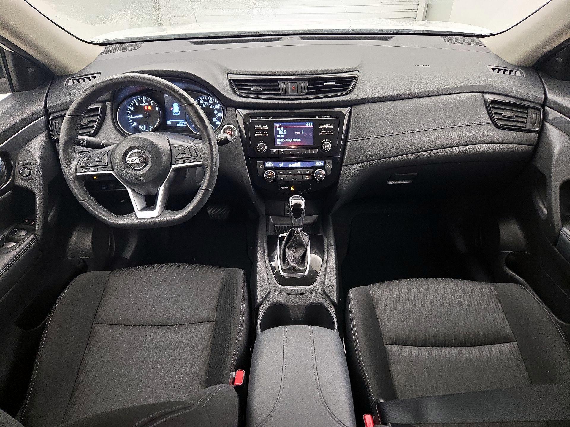 Thumbnail: 2017 Nissan Rogue - 9