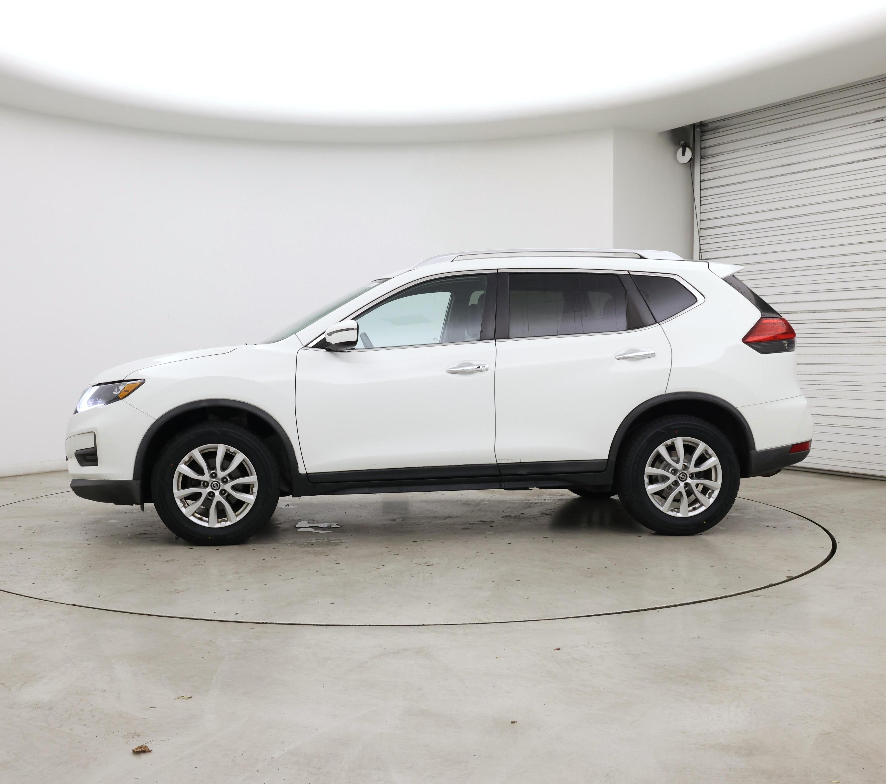 Thumbnail: 2017 Nissan Rogue - 3