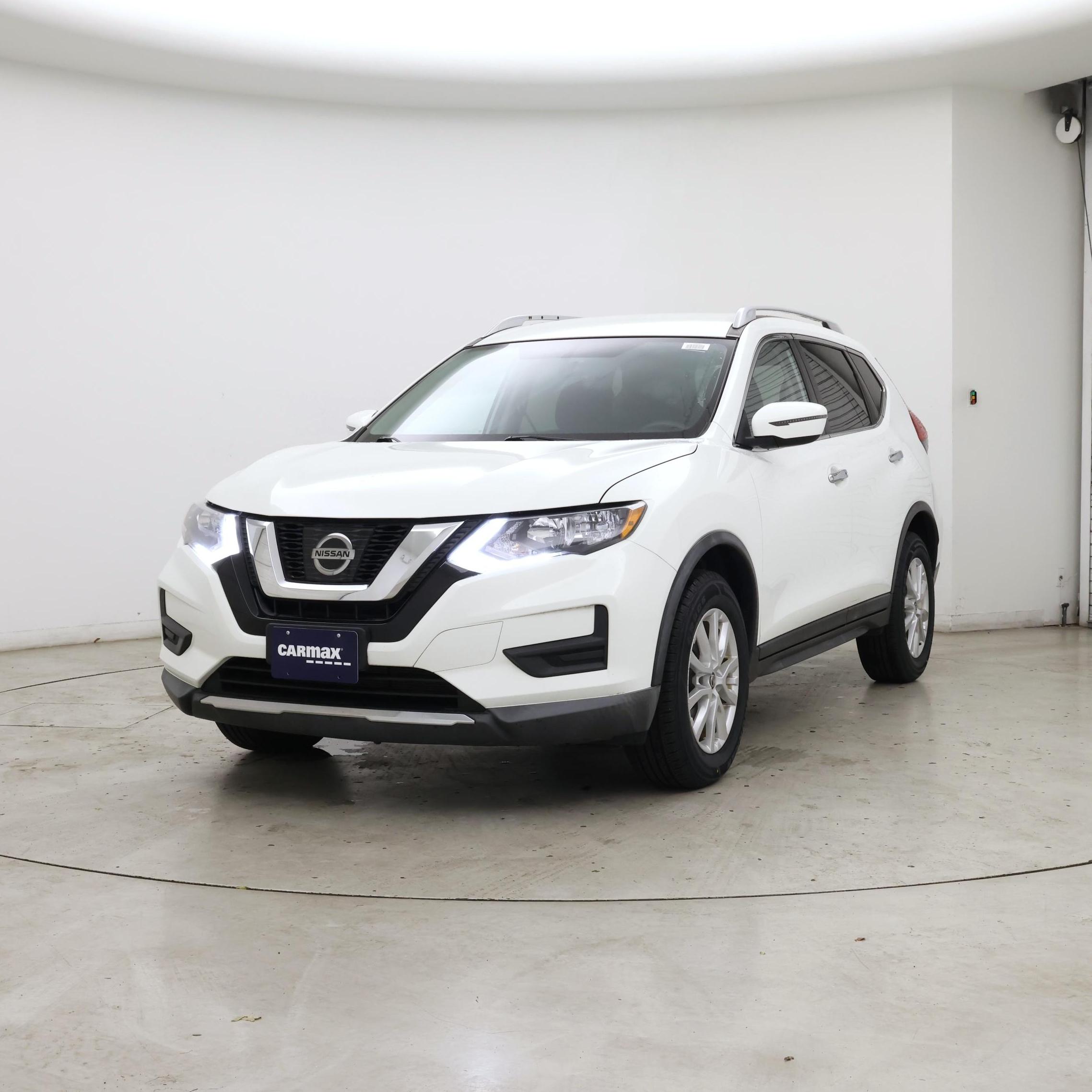 Thumbnail: 2017 Nissan Rogue - 4