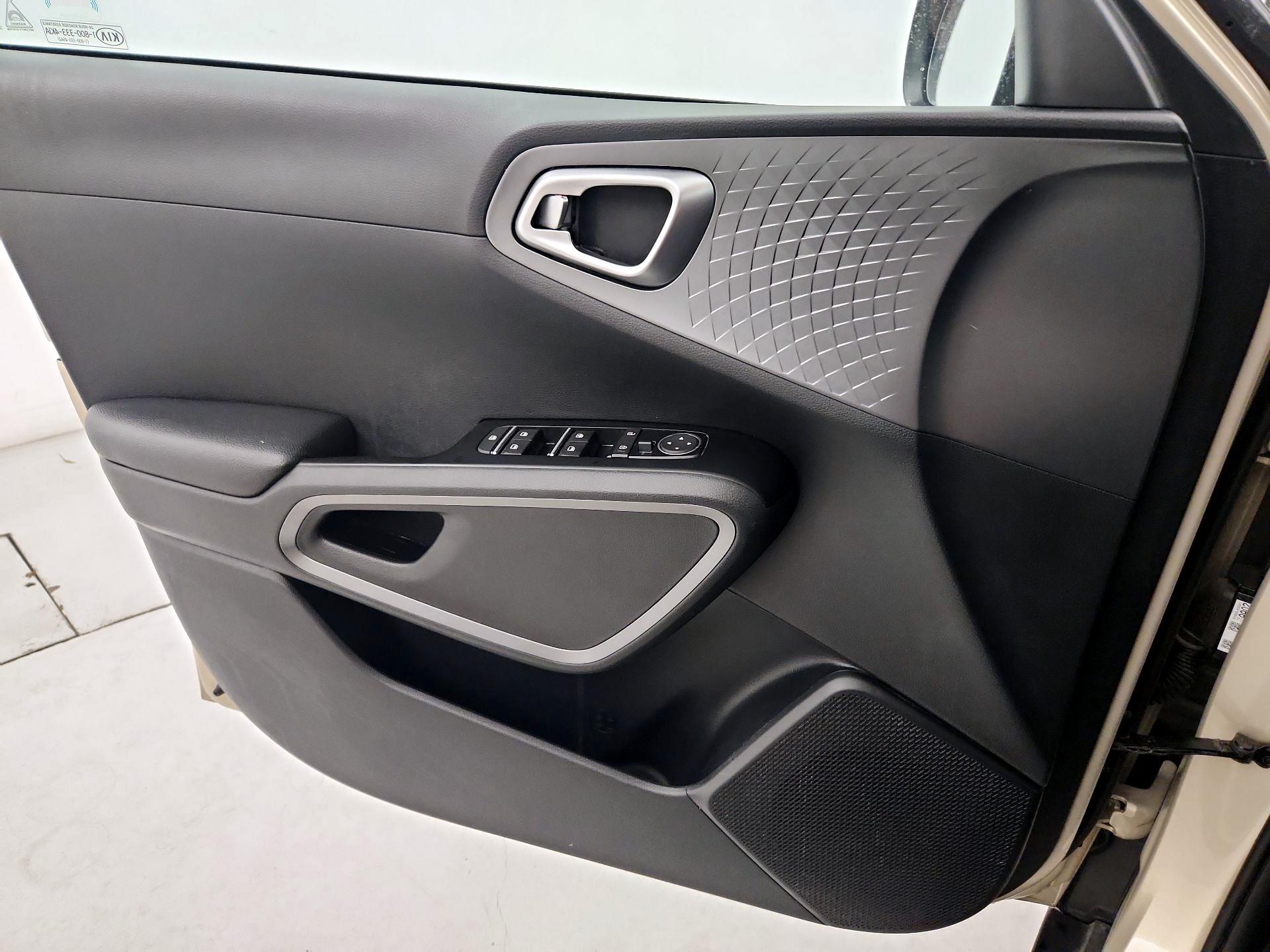 Thumbnail: 2020 Kia Soul - 12