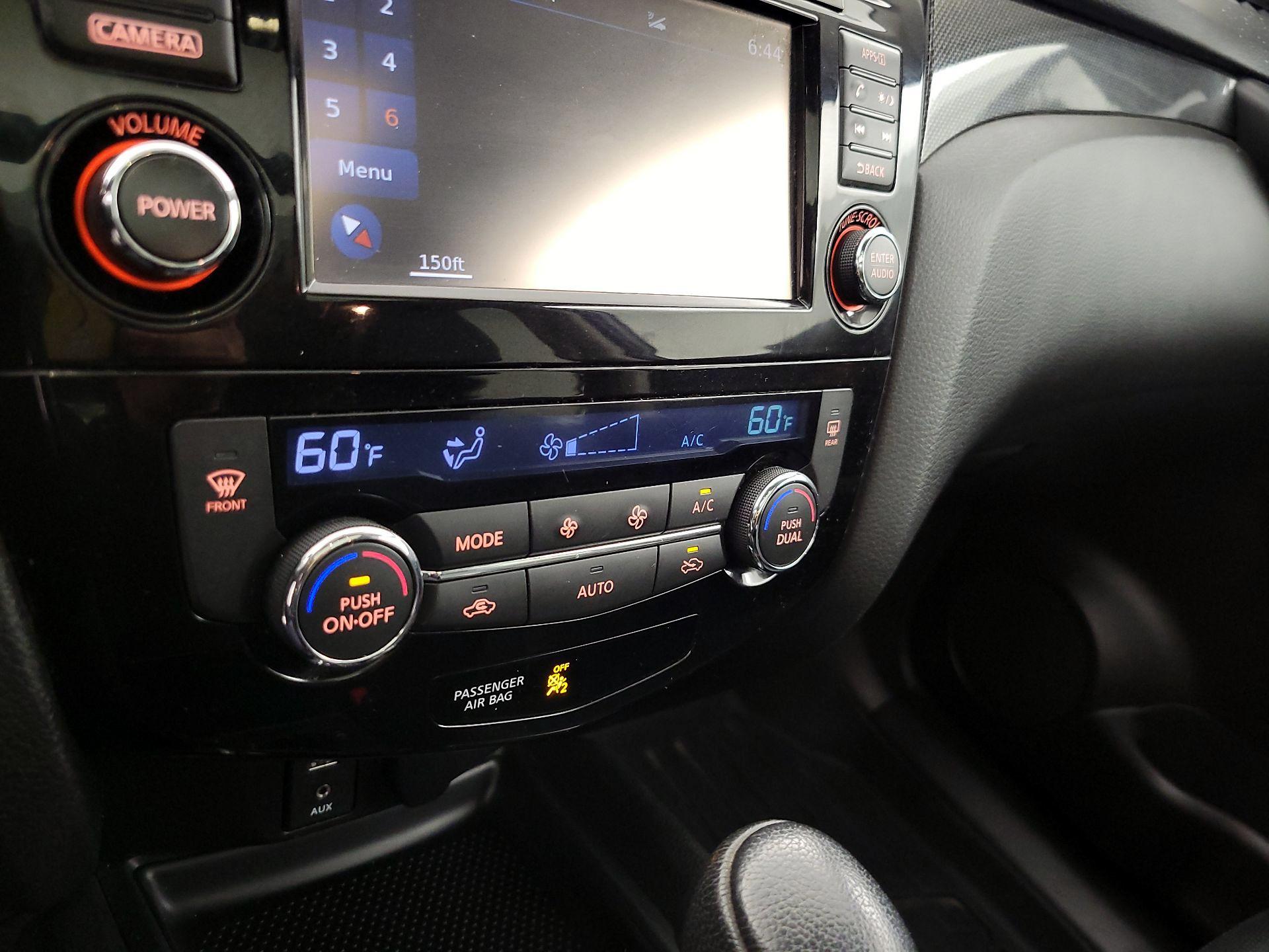 Thumbnail: 2016 Nissan Rogue - 17