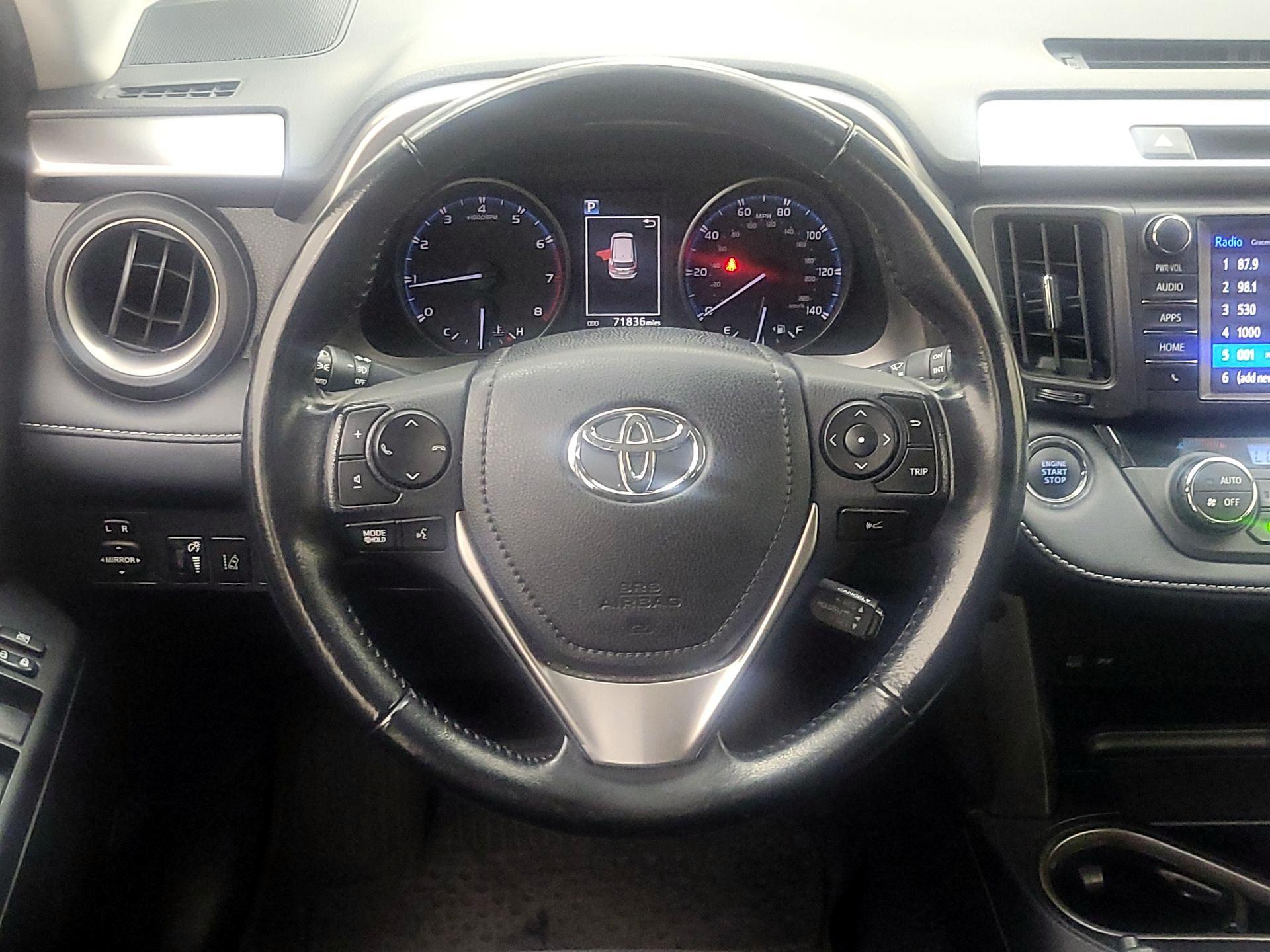Thumbnail: 2018 Toyota RAV4 - 10