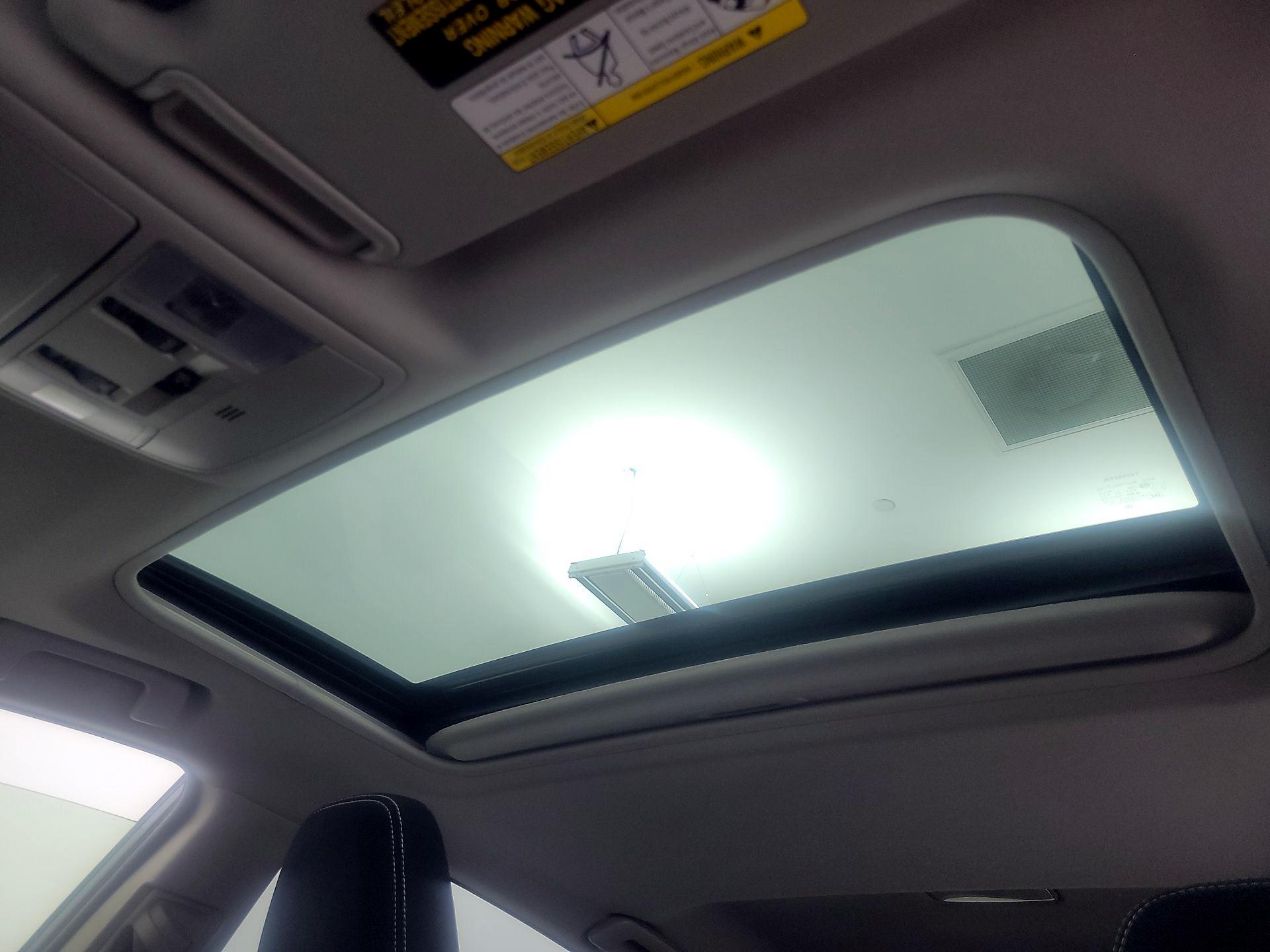 Thumbnail: 2018 Toyota RAV4 - 19
