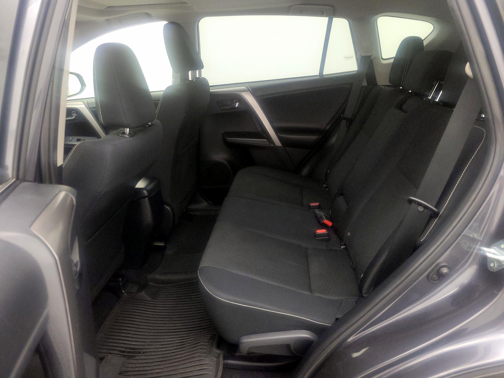 Thumbnail: 2018 Toyota RAV4 - 20
