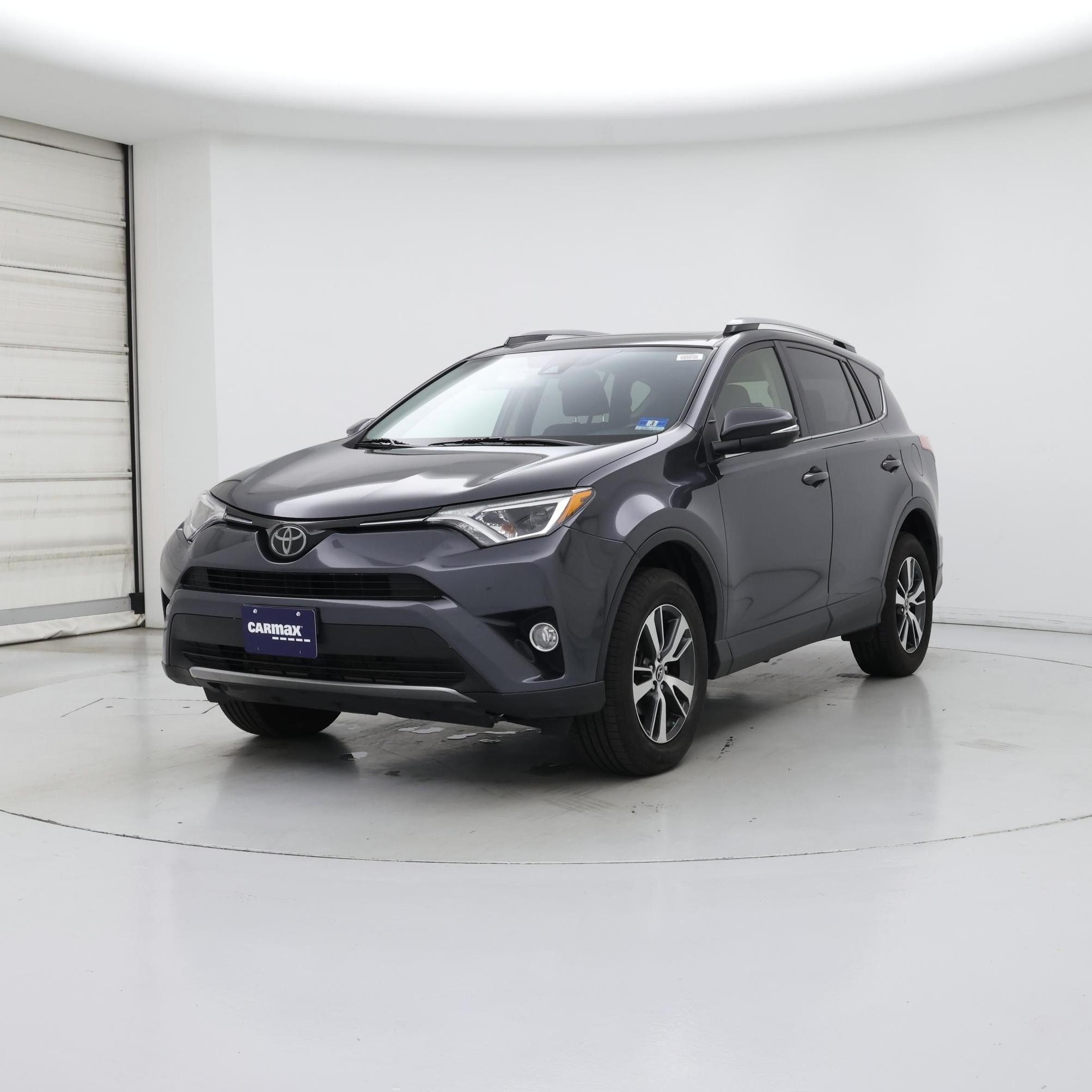 Thumbnail: 2018 Toyota RAV4 - 4