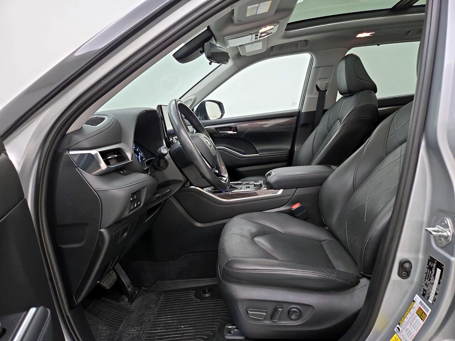 Thumbnail: 2021 Toyota Highlander - 11