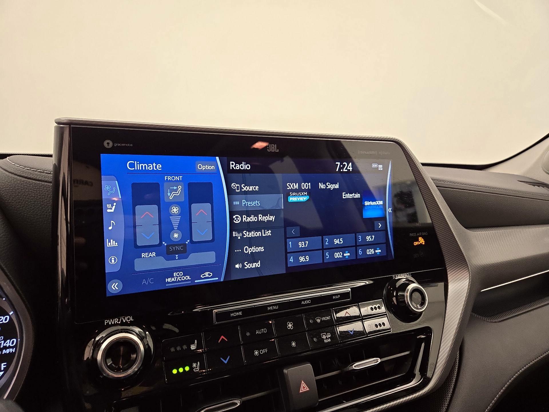 Thumbnail: 2021 Toyota Highlander - 16