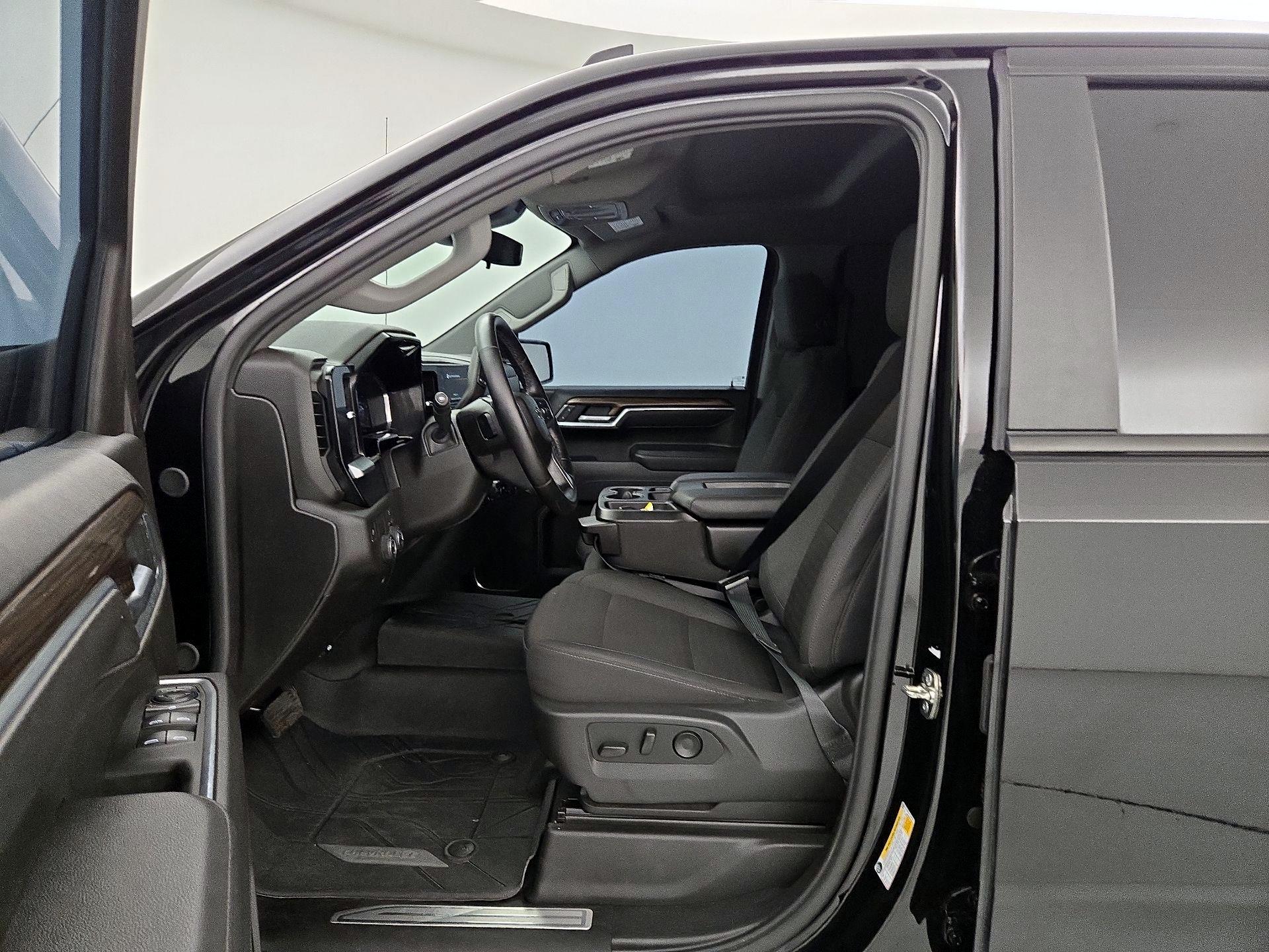 Thumbnail: 2026 Chevrolet Silverado 1500 - 11