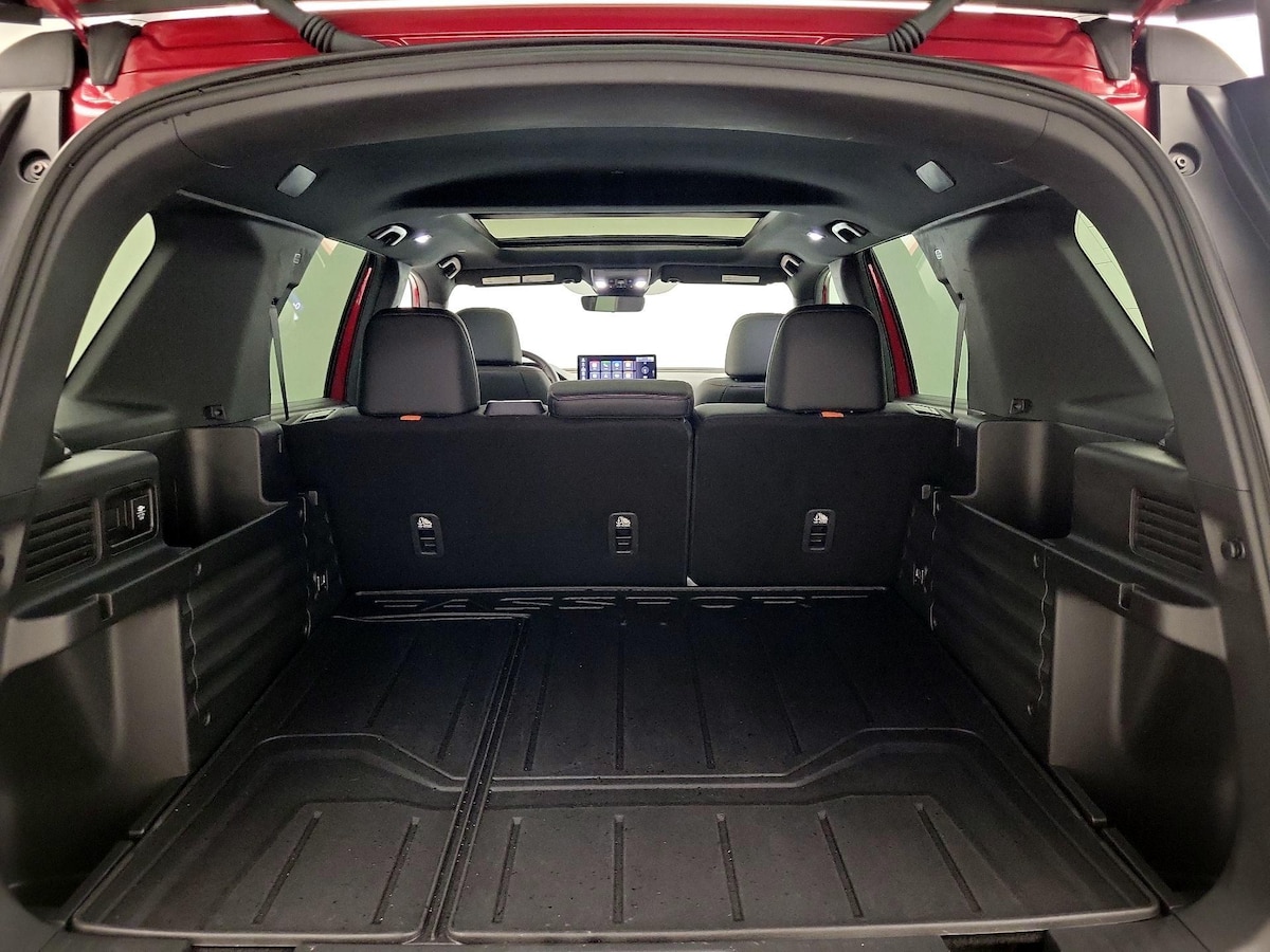 Trunk/Cargo (Seats Up)