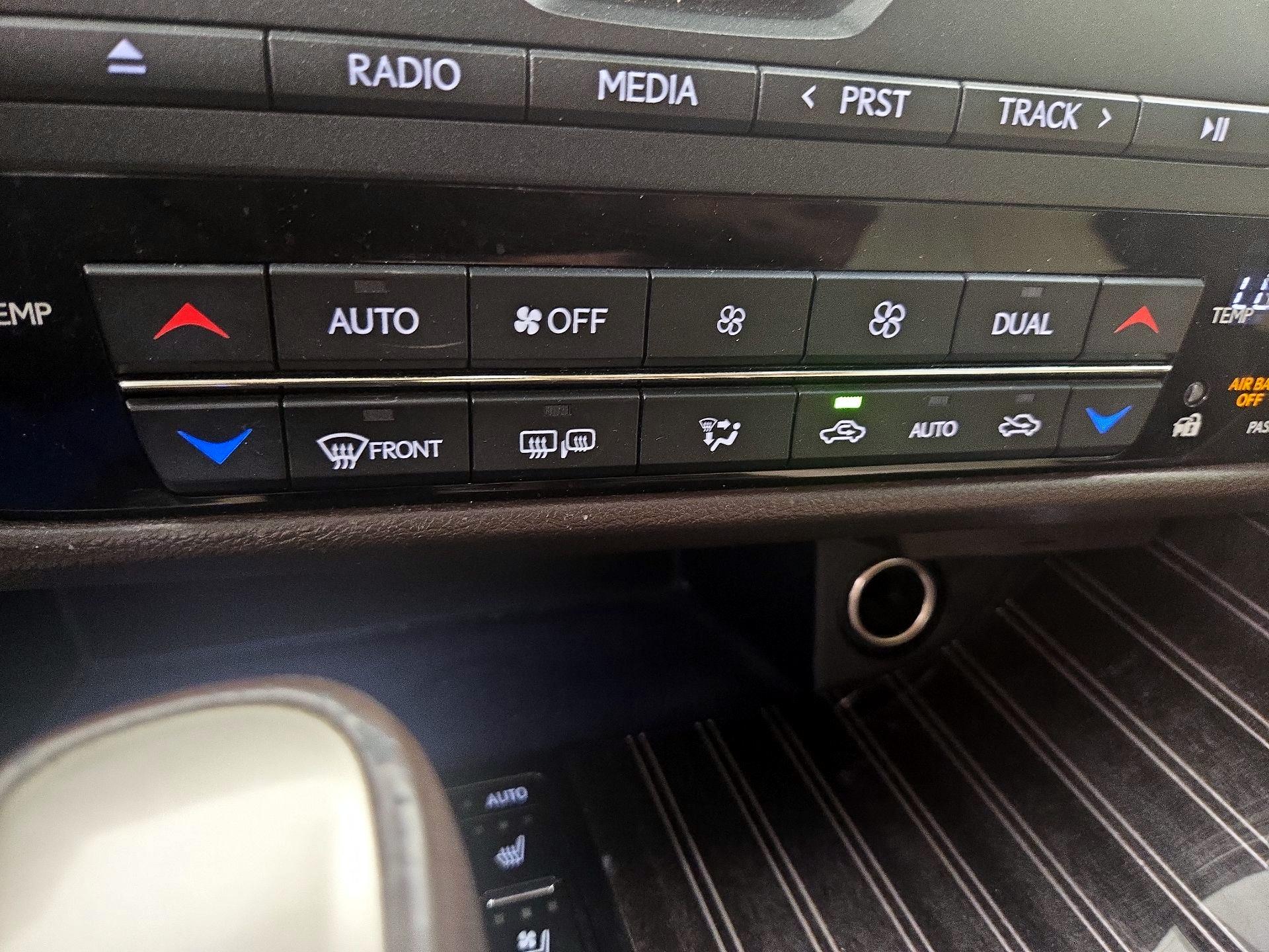 Thumbnail: 2019 Lexus RX - 17