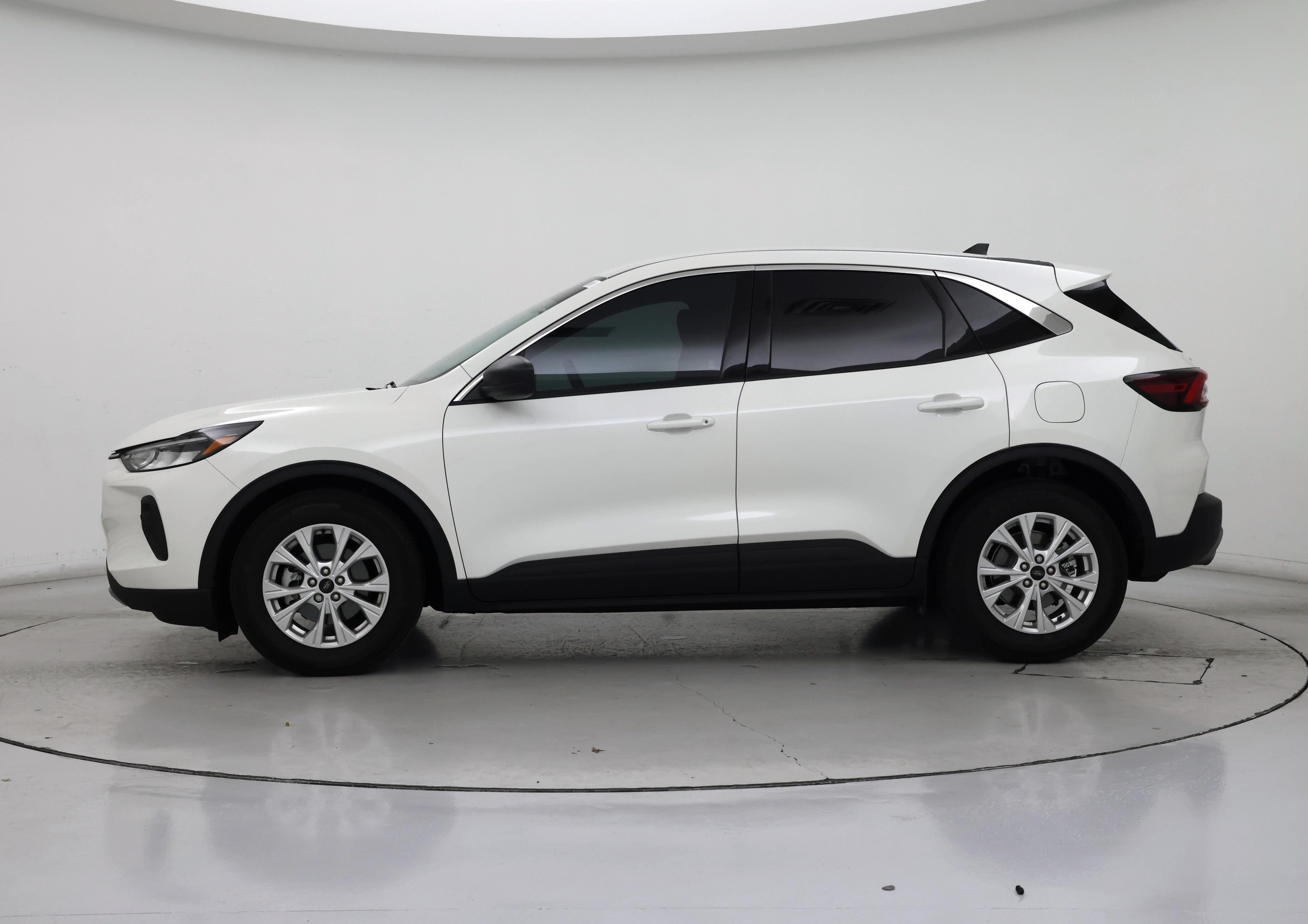 Thumbnail: 2023 Ford Escape - 3