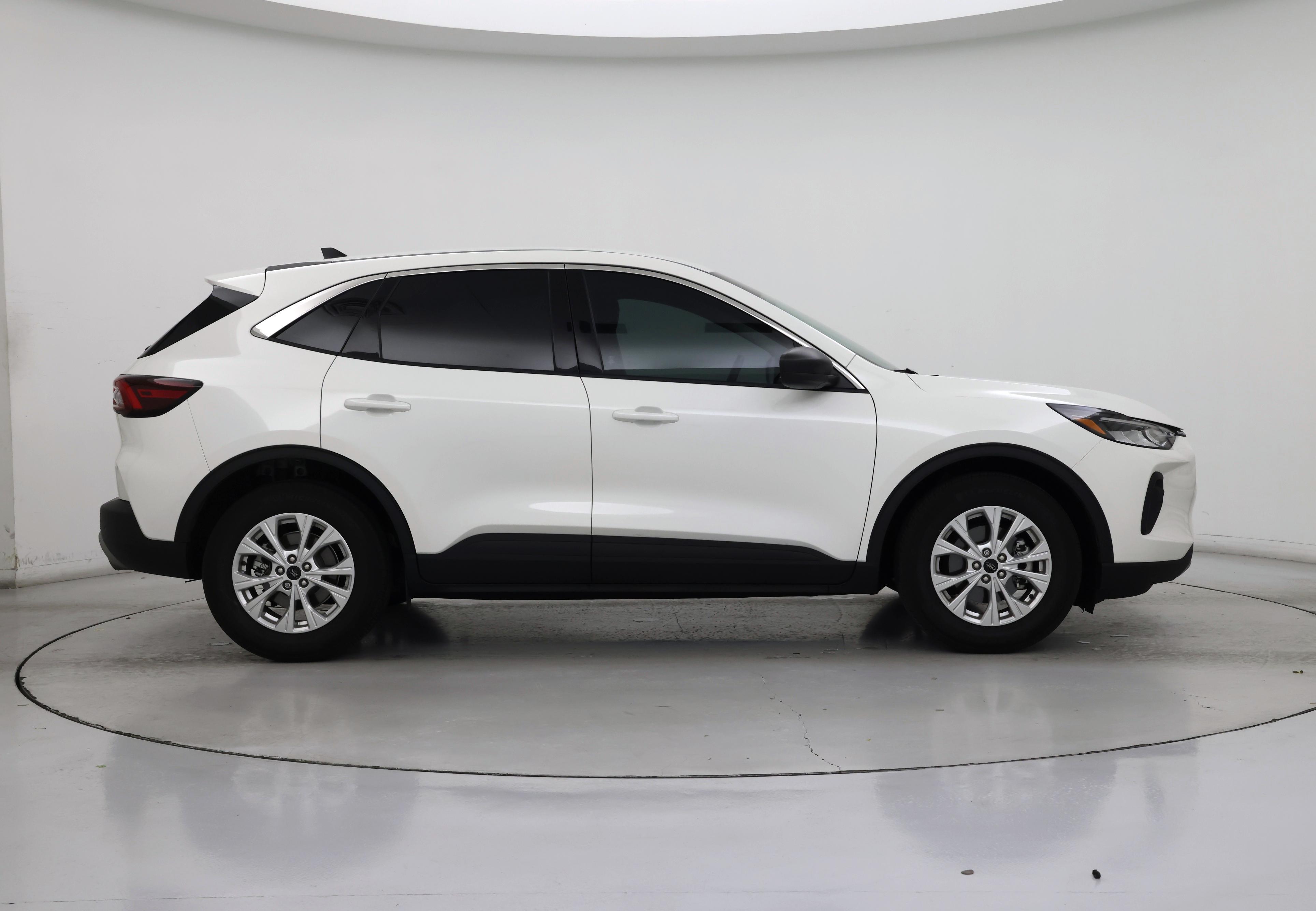 Thumbnail: 2023 Ford Escape - 7