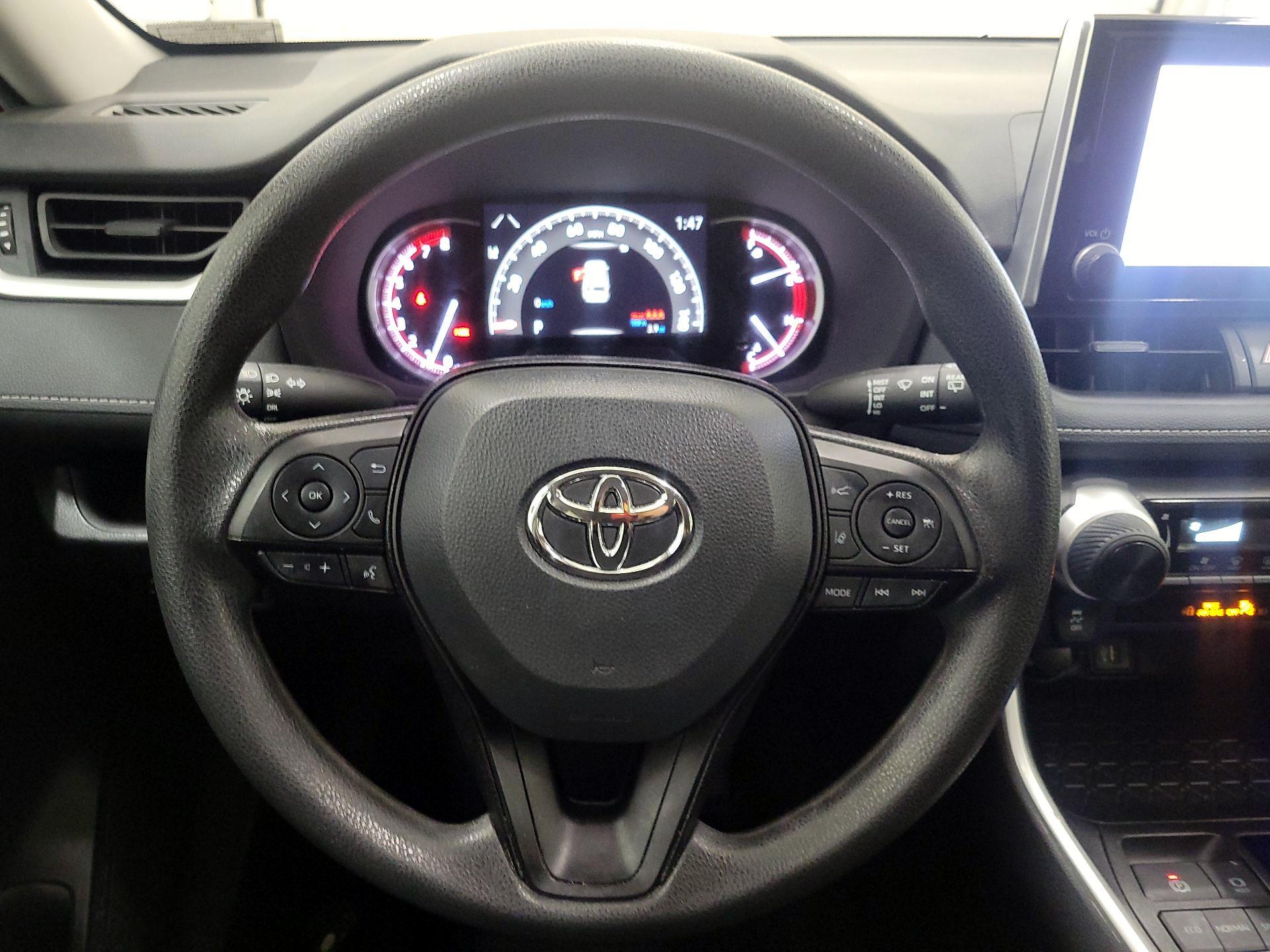 Thumbnail: 2024 Toyota RAV4 - 10
