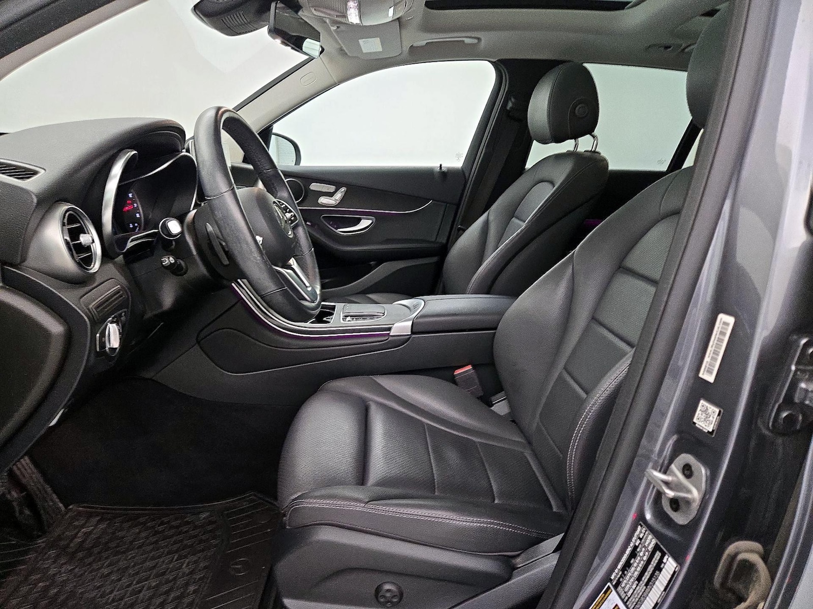 2021 Mercedes-Benz GLC GLC300 - Photo 12
