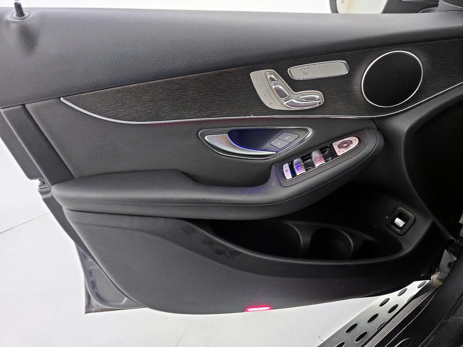 2021 Mercedes-Benz GLC GLC300 - Photo 13
