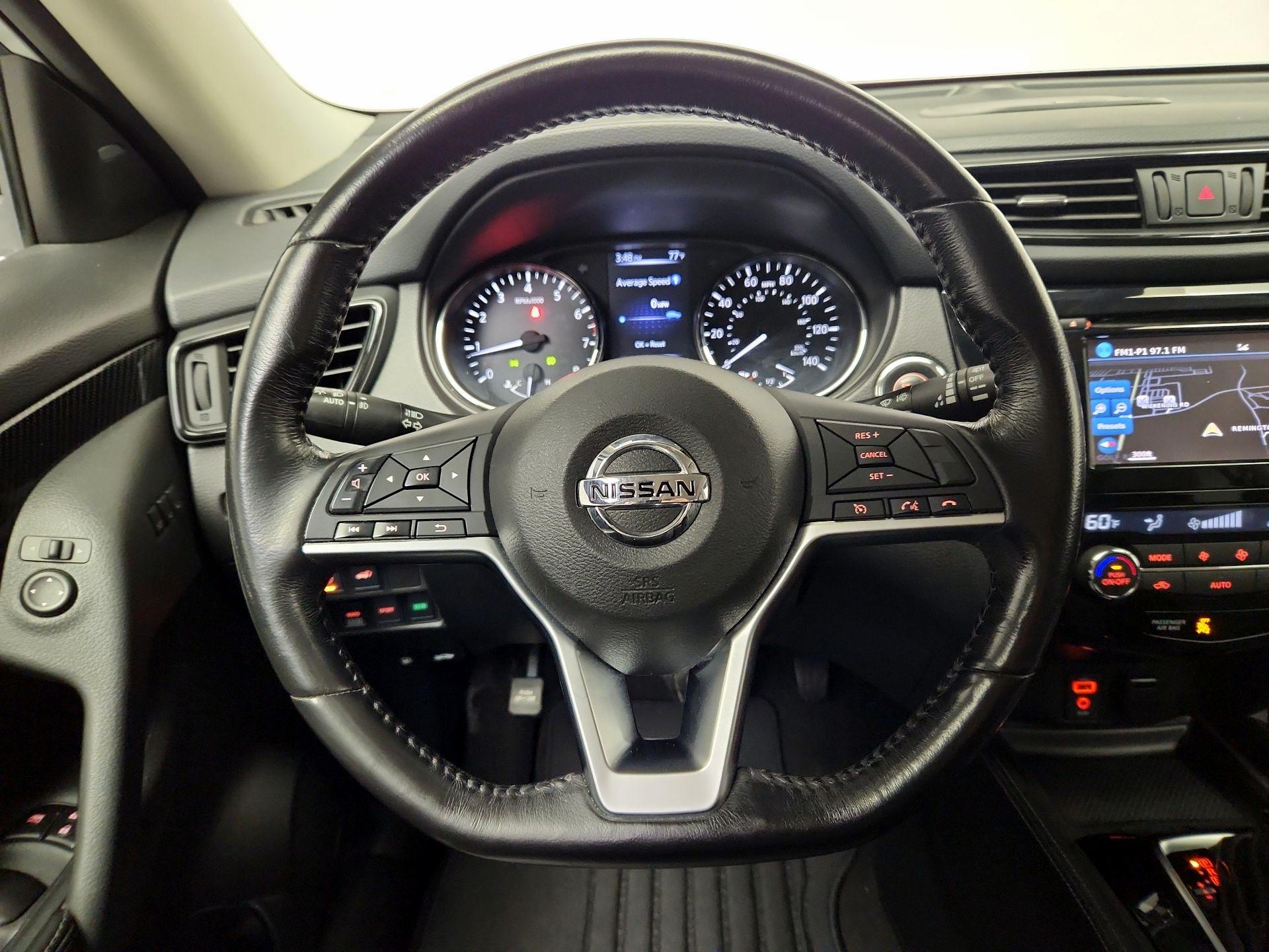 Thumbnail: 2017 Nissan Rogue - 10