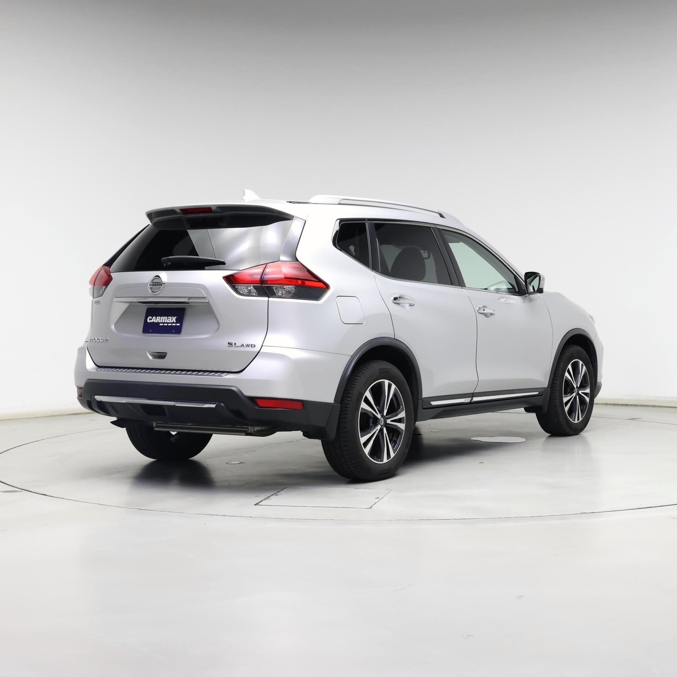 Thumbnail: 2017 Nissan Rogue - 8