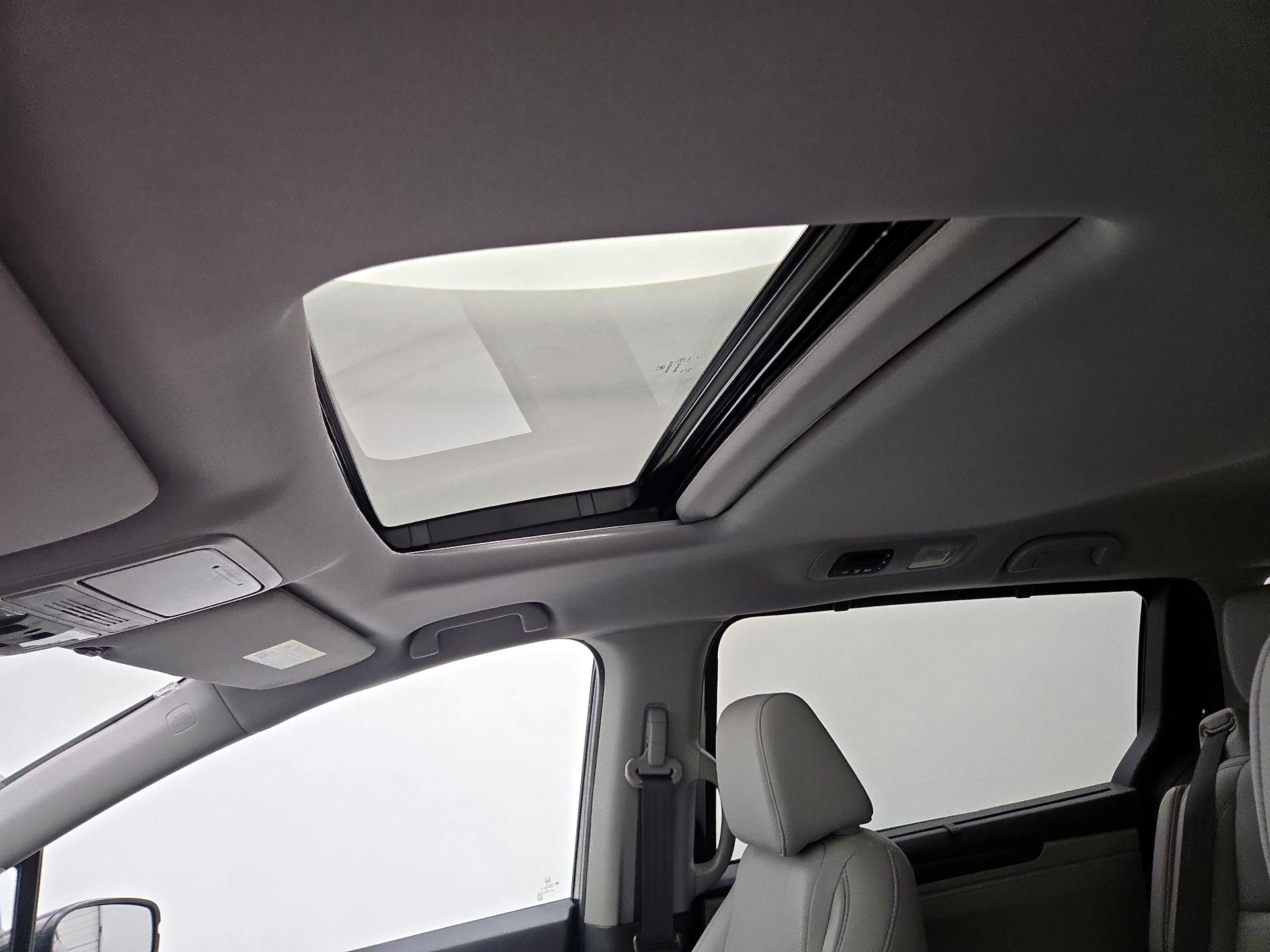 Thumbnail: 2021 Honda Odyssey - 19