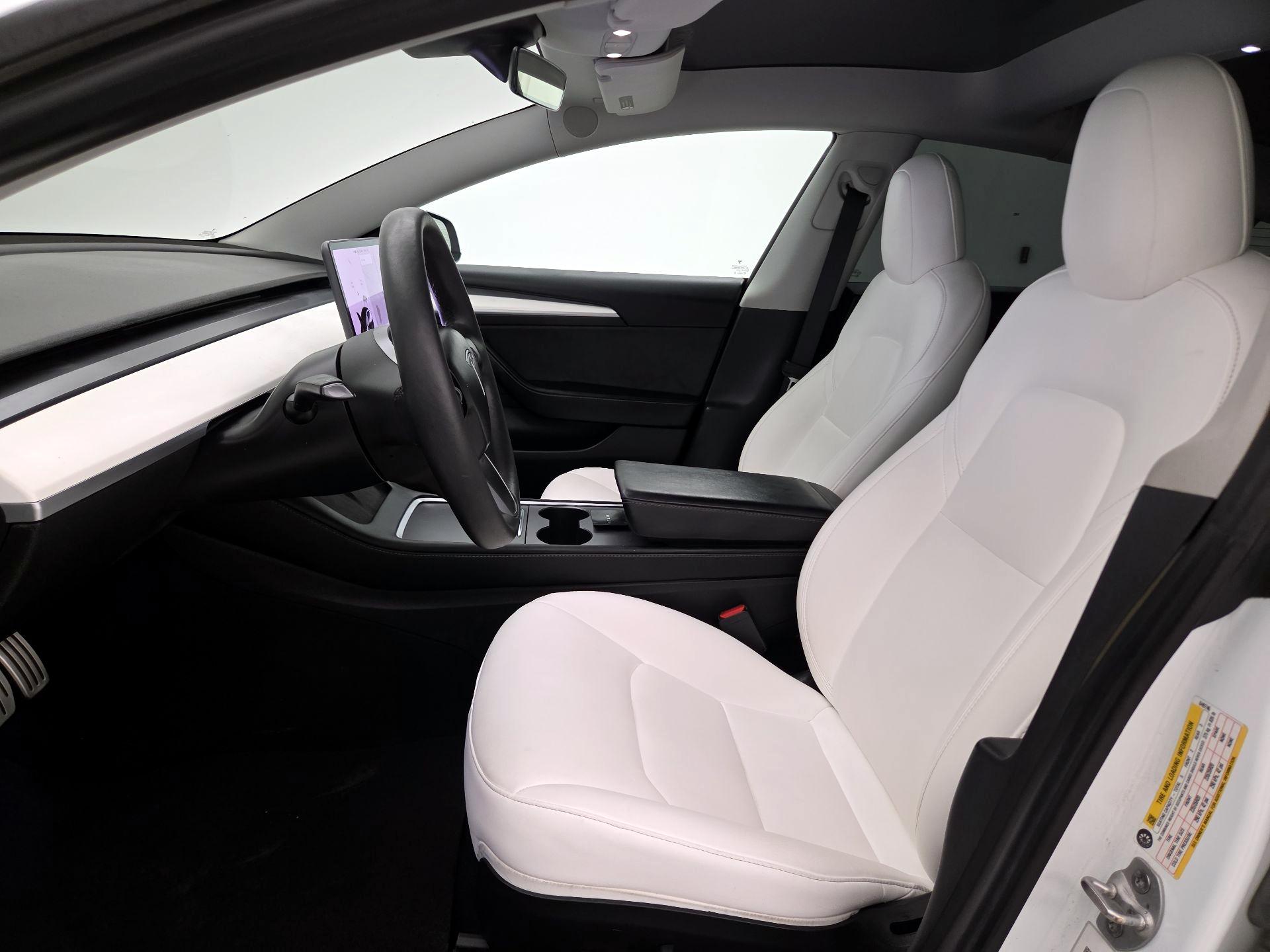 Thumbnail: 2021 Tesla Model 3 - 11