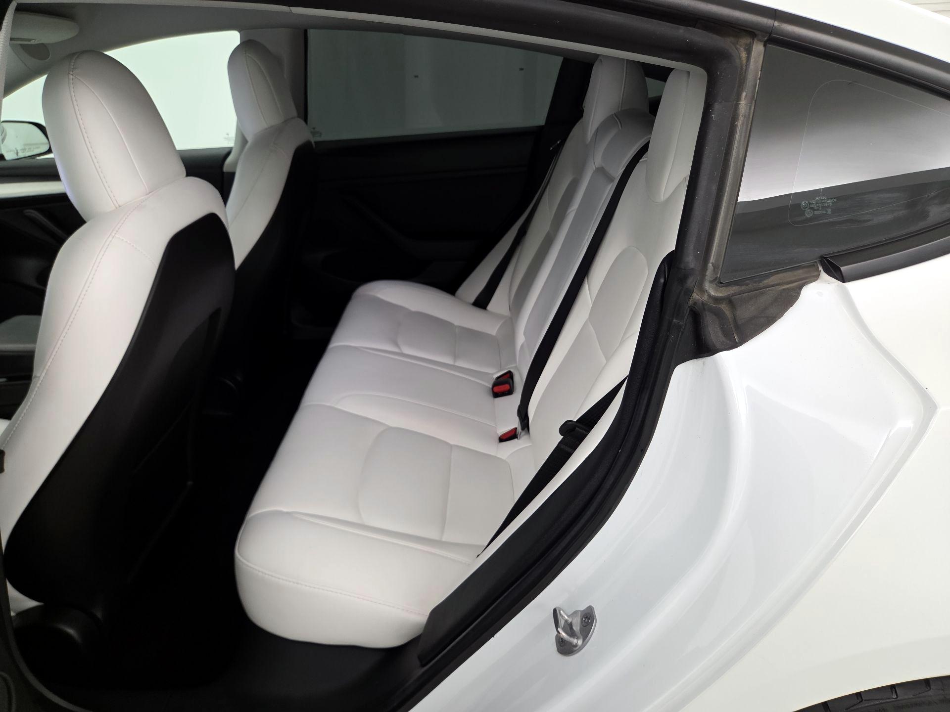 Thumbnail: 2021 Tesla Model 3 - 19