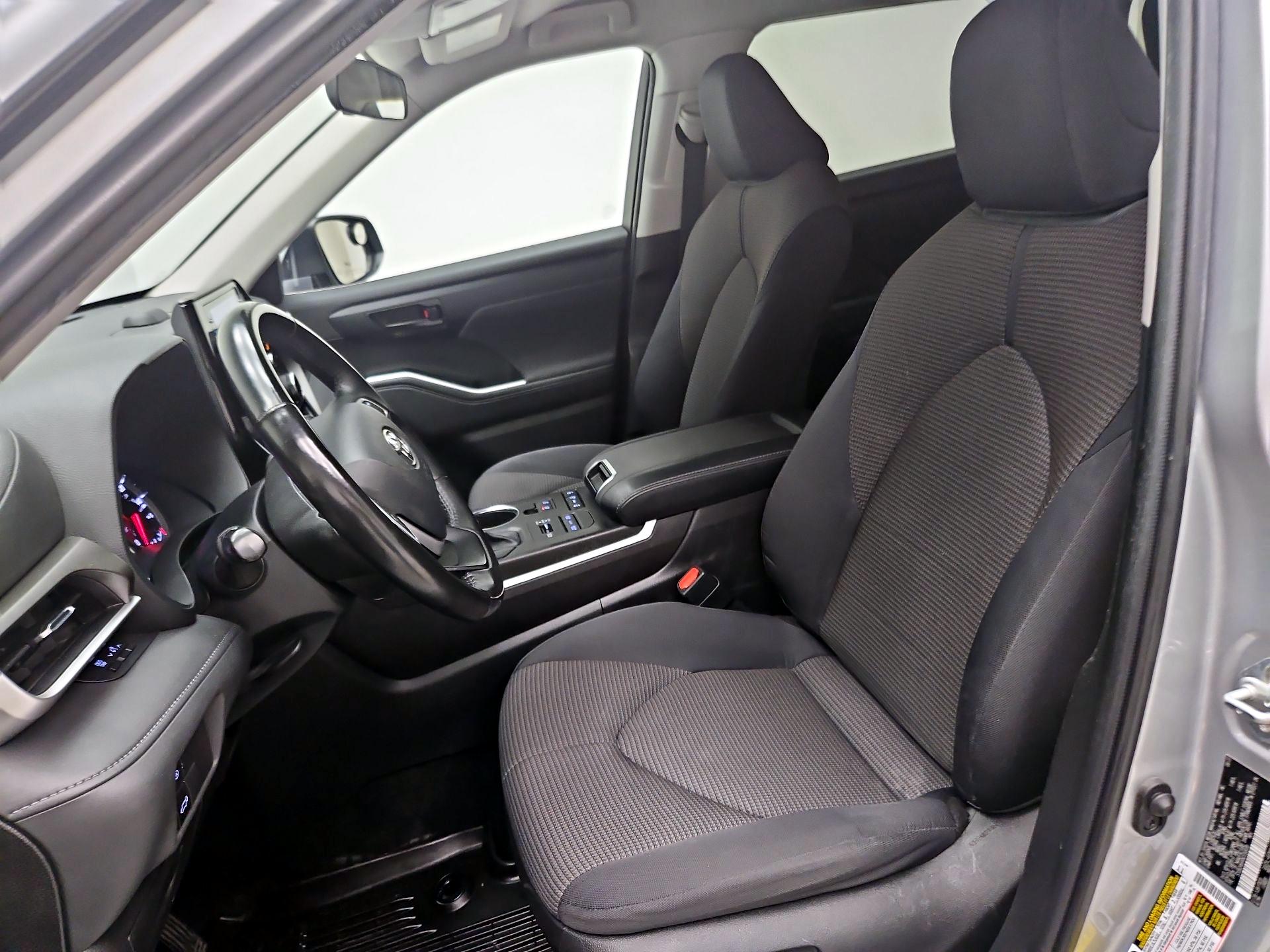 Thumbnail: 2022 Toyota Highlander - 11