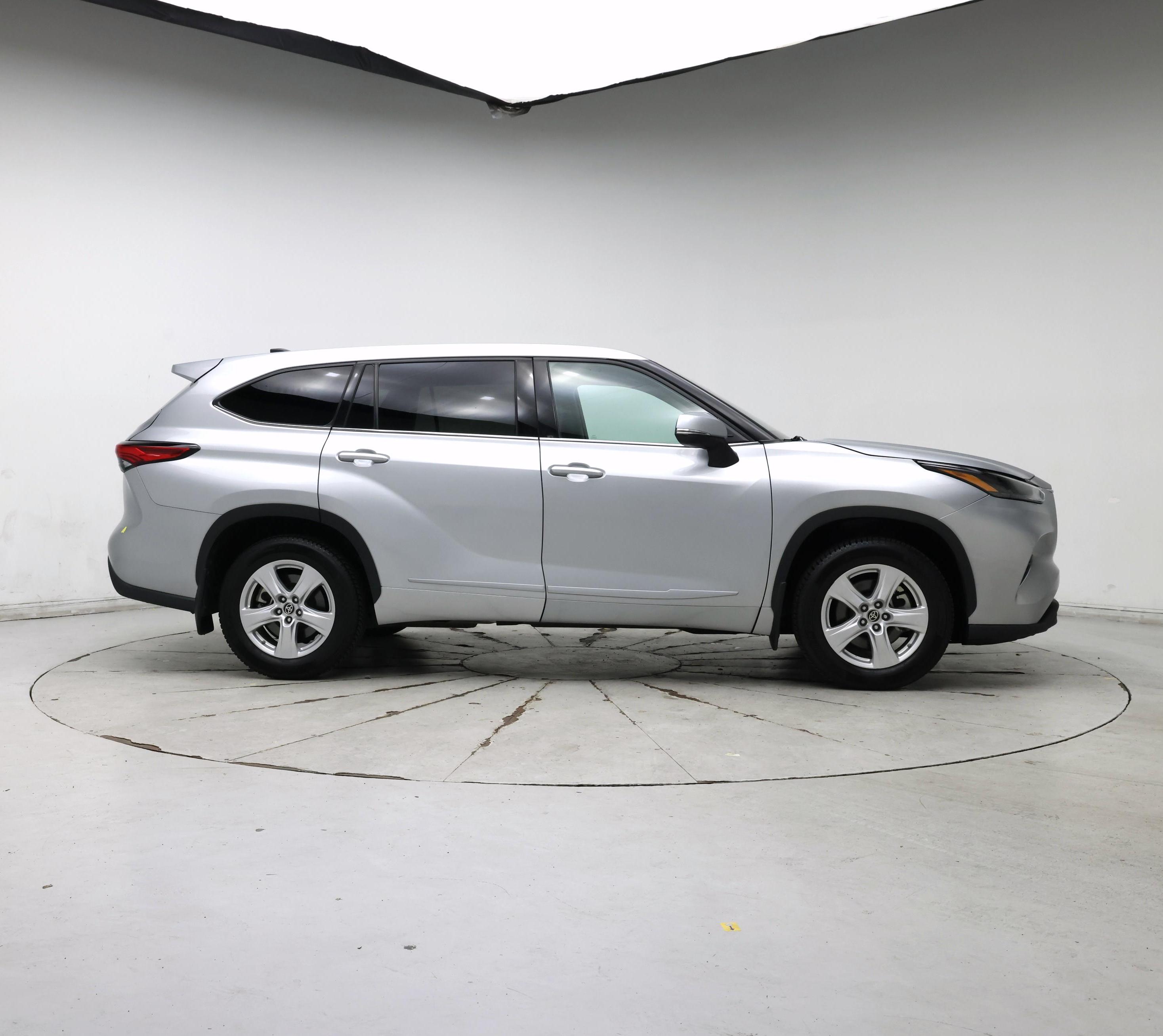 Thumbnail: 2022 Toyota Highlander - 7