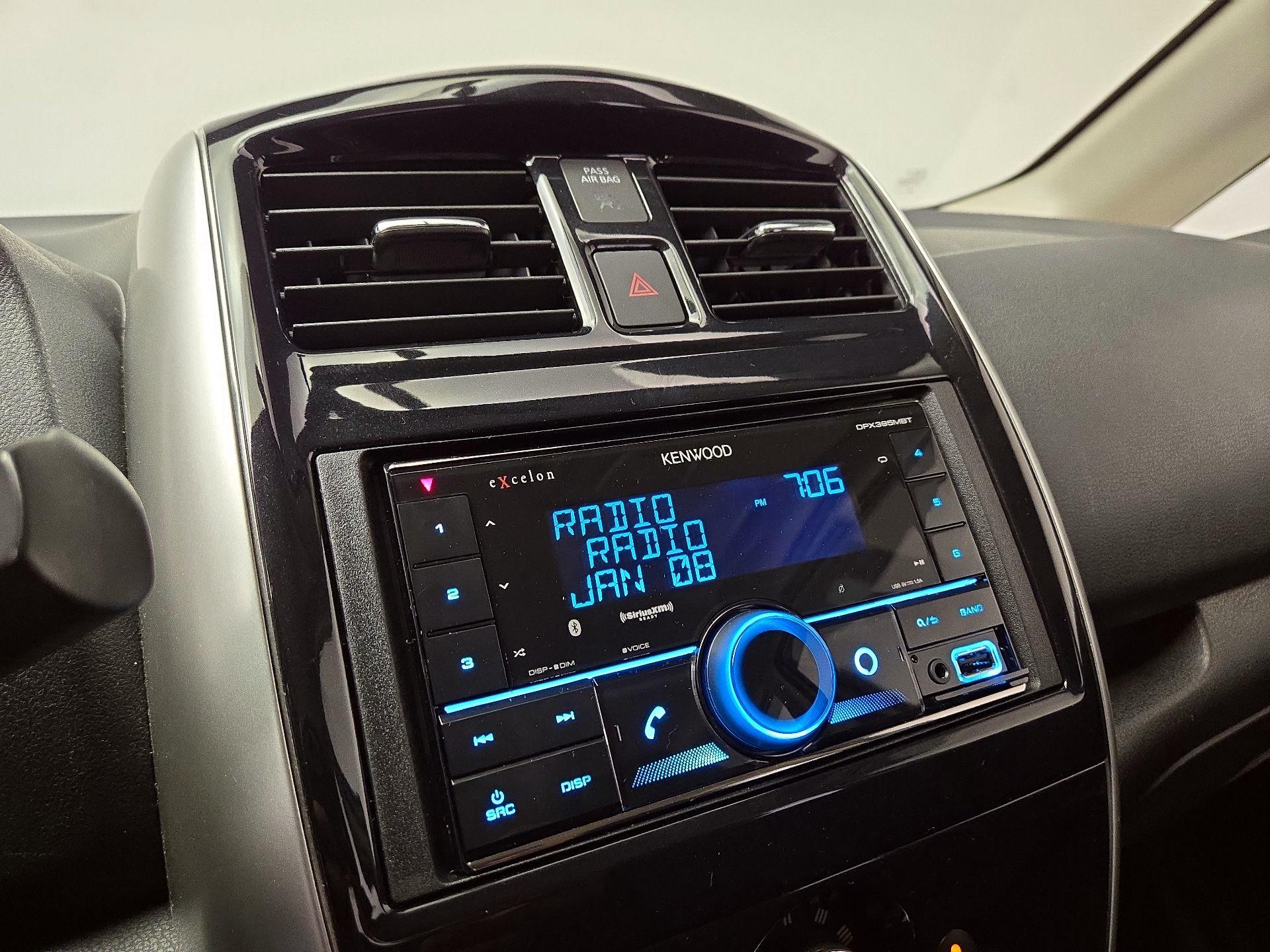 Thumbnail: 2015 Nissan Versa Note - 14