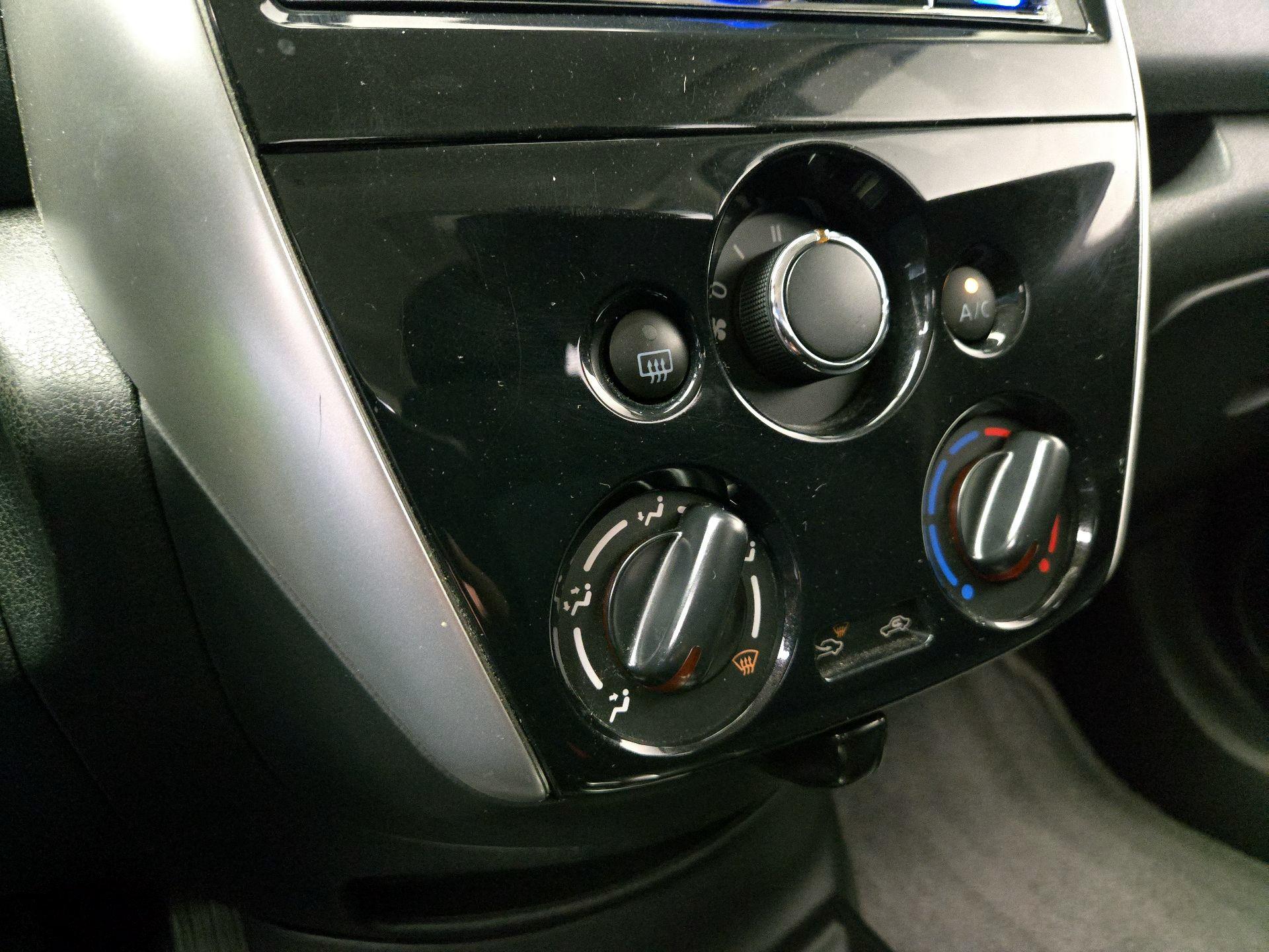 Thumbnail: 2015 Nissan Versa Note - 15