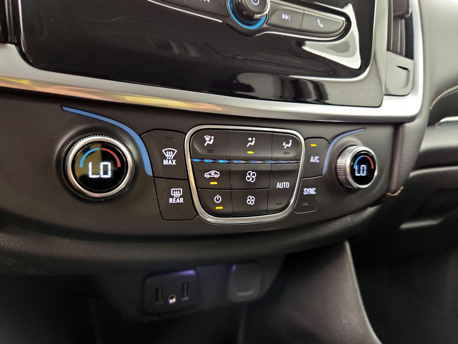 Thumbnail: 2019 Chevrolet Traverse - 16