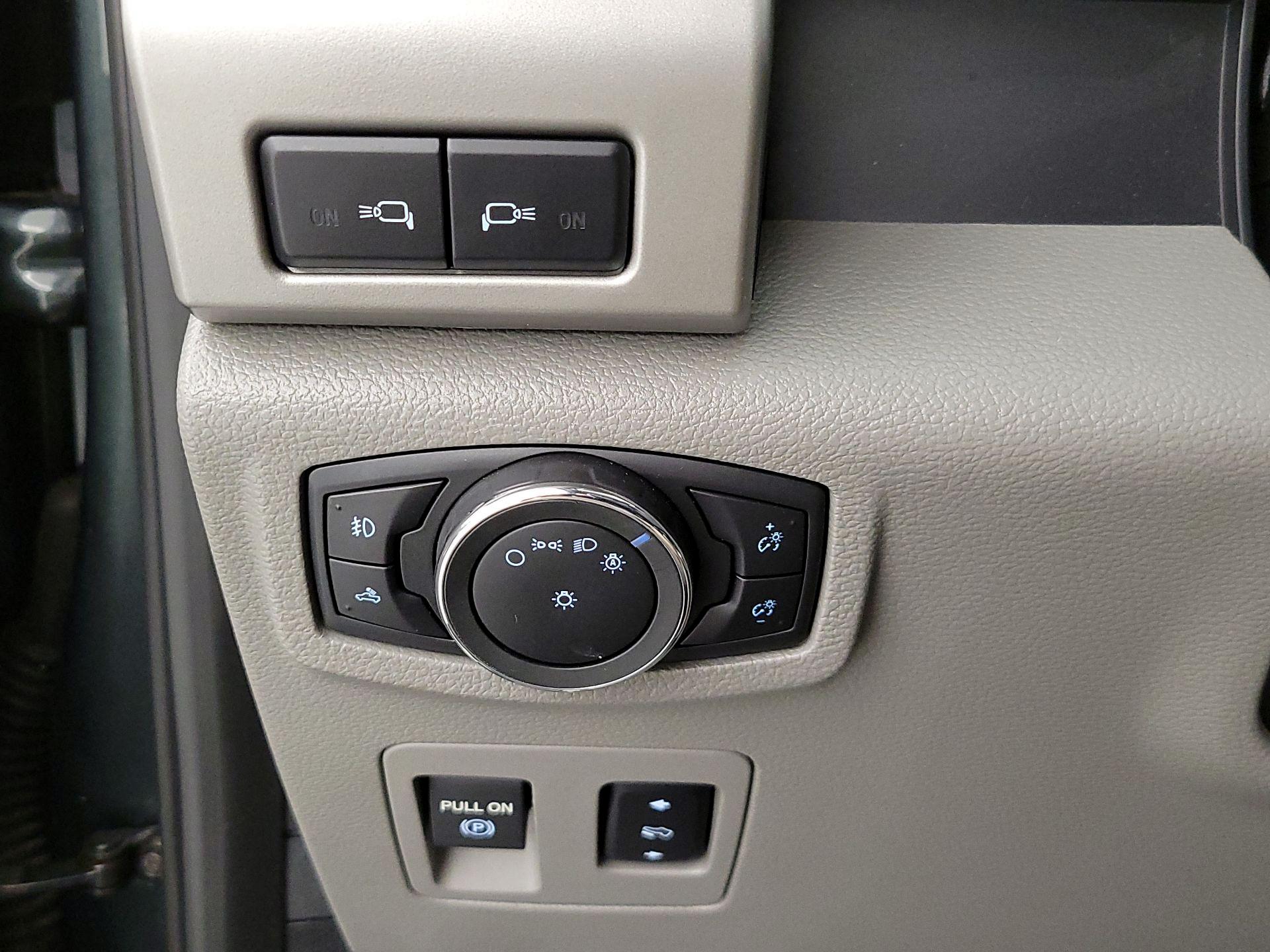 Thumbnail: 2015 Ford F-150 - 13